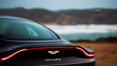 Aston Martin Vantage - black badge