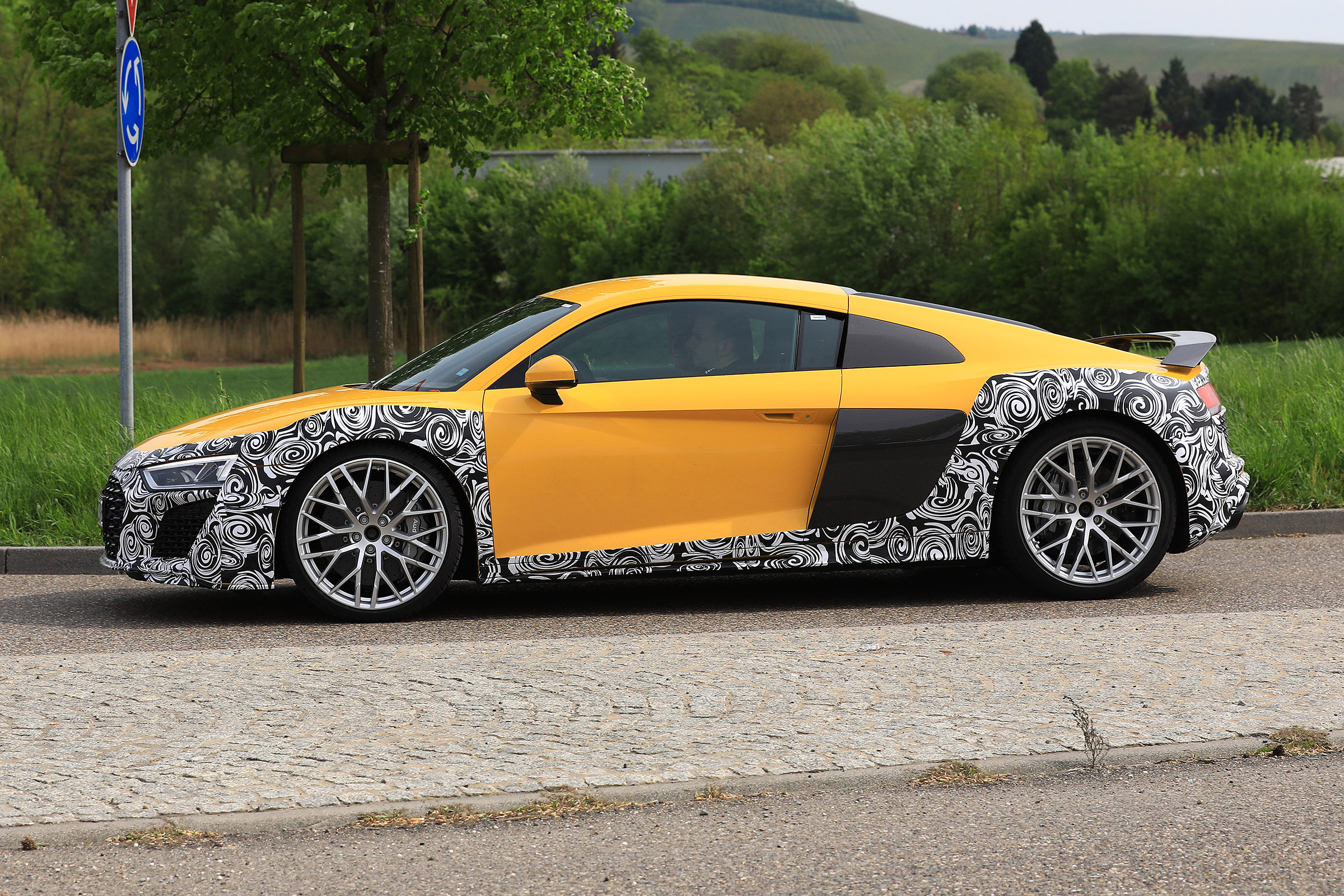 Audi R8 facelift - side