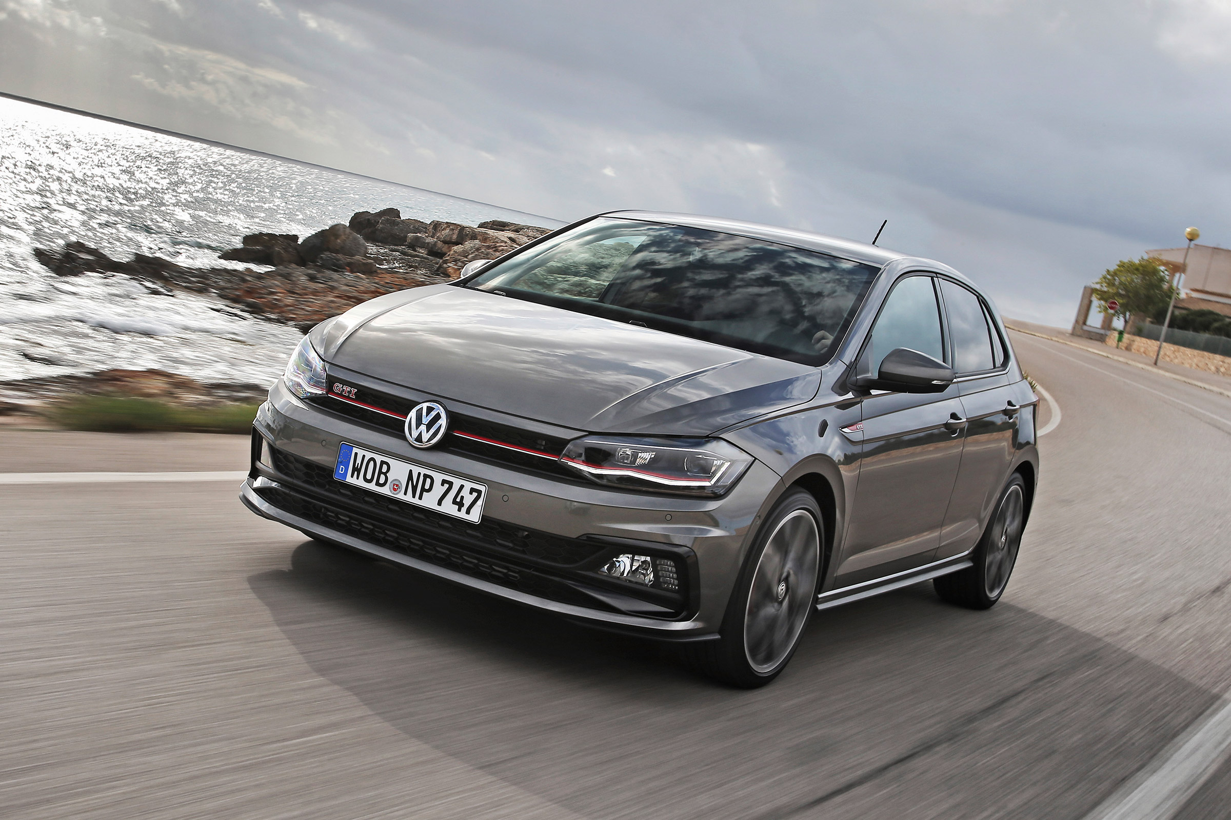 Volkswagen Polo GTI - front quarter