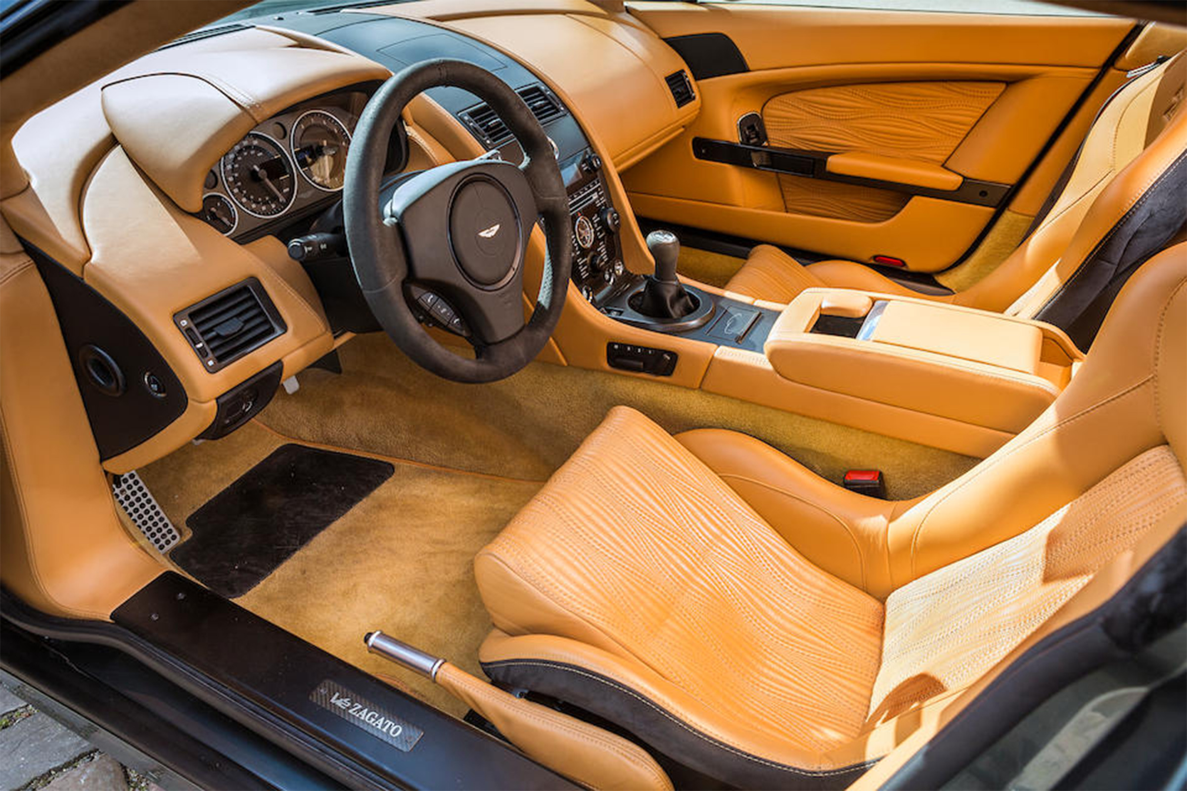 Aston Martin V12 Zagato Coupe – interior