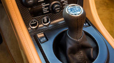 Aston Martin V12 Zagato Coupe – gear lever
