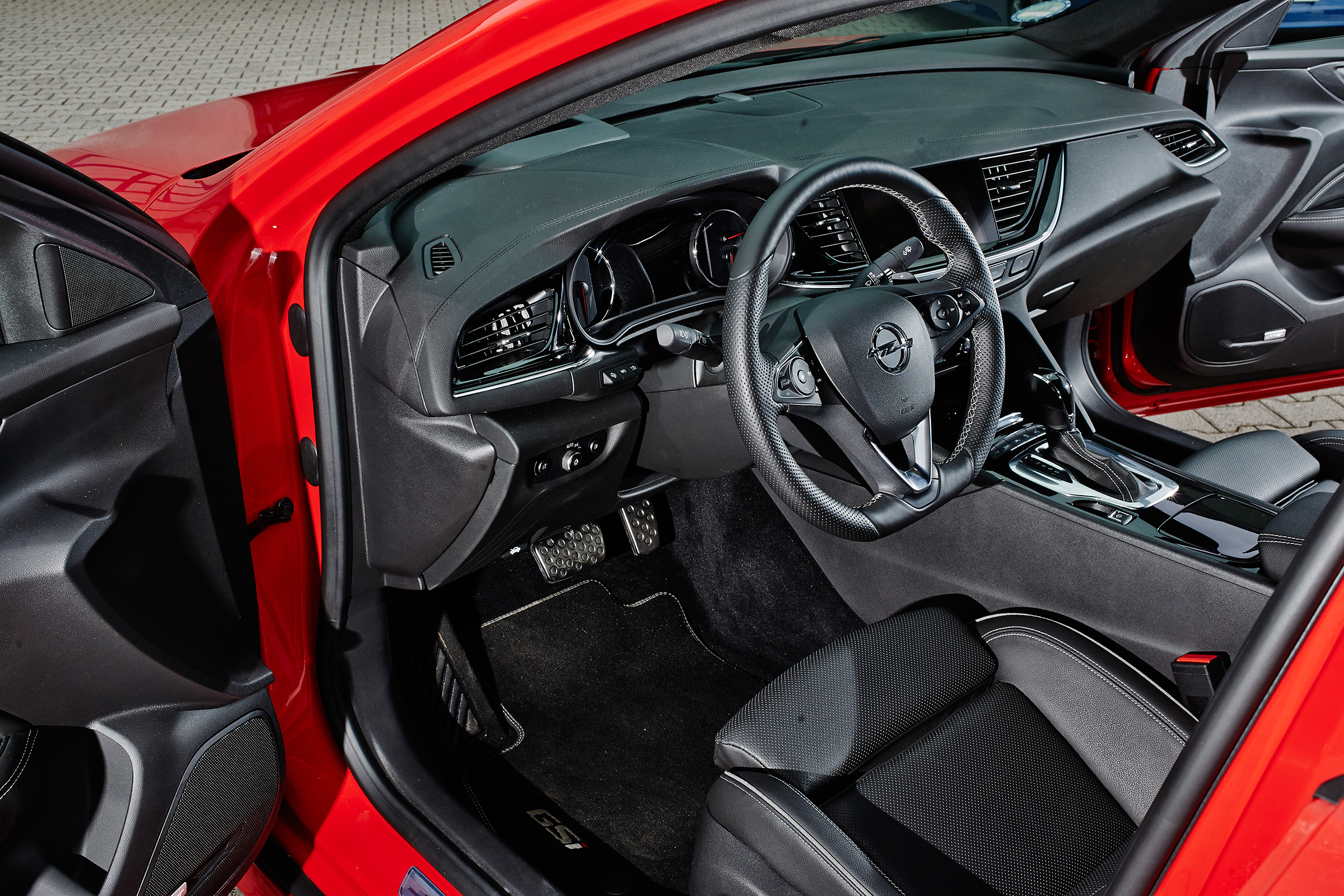 Vauxhall Insignia GSi Gran Sport – interior