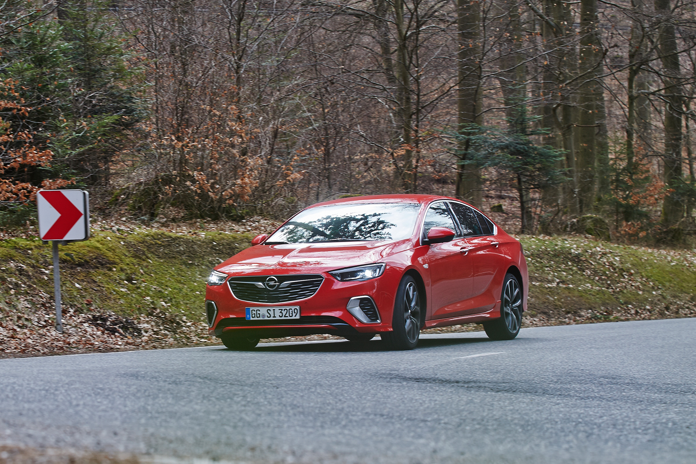 Vauxhall Insignia GSi Gran Sport – front quarter
