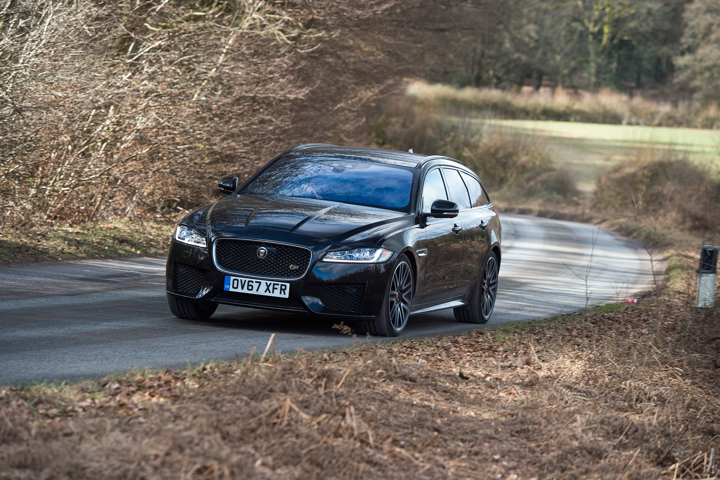 Jaguar XF S Sportbrake - cornering