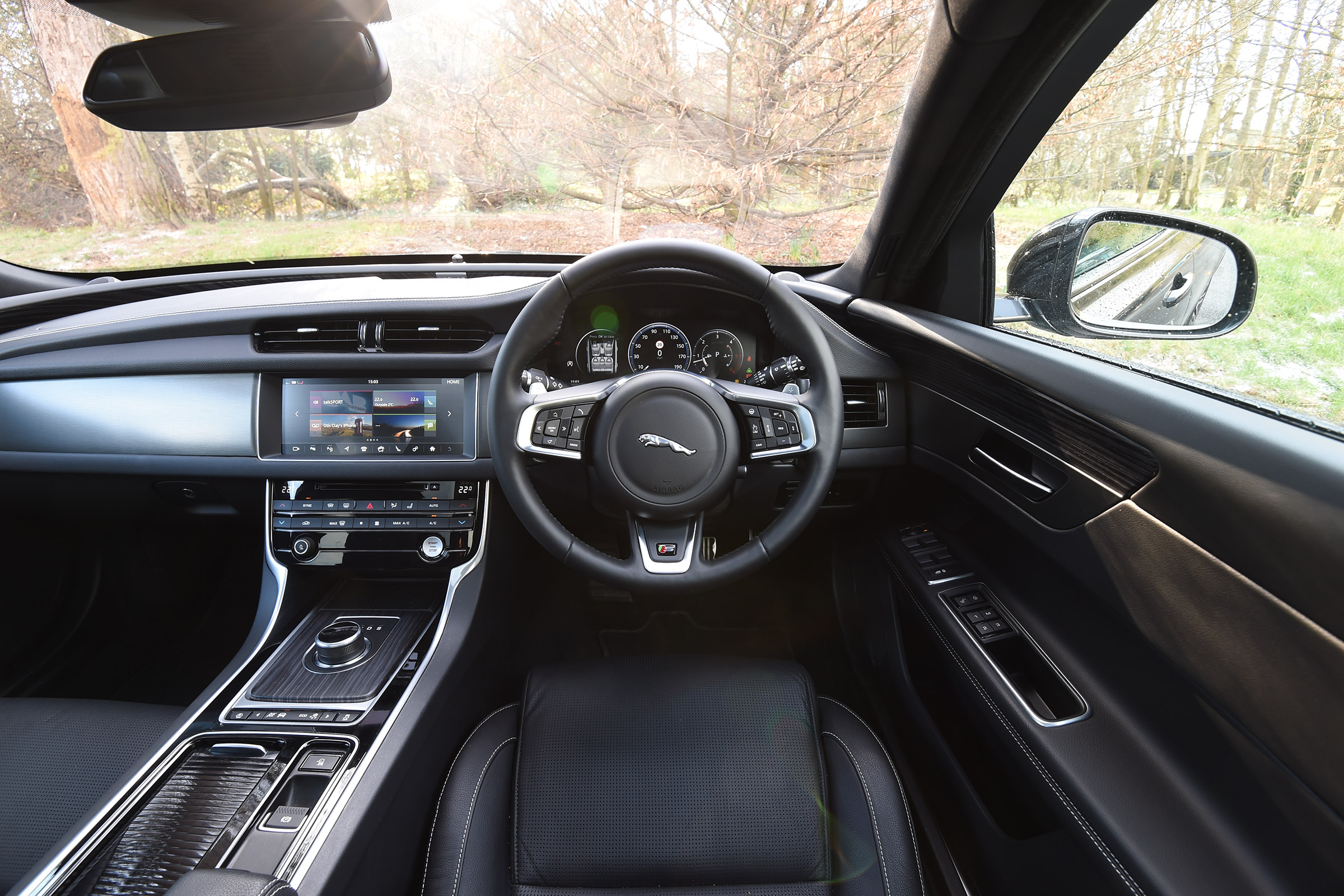 Jaguar XF S Sportbrake - interior