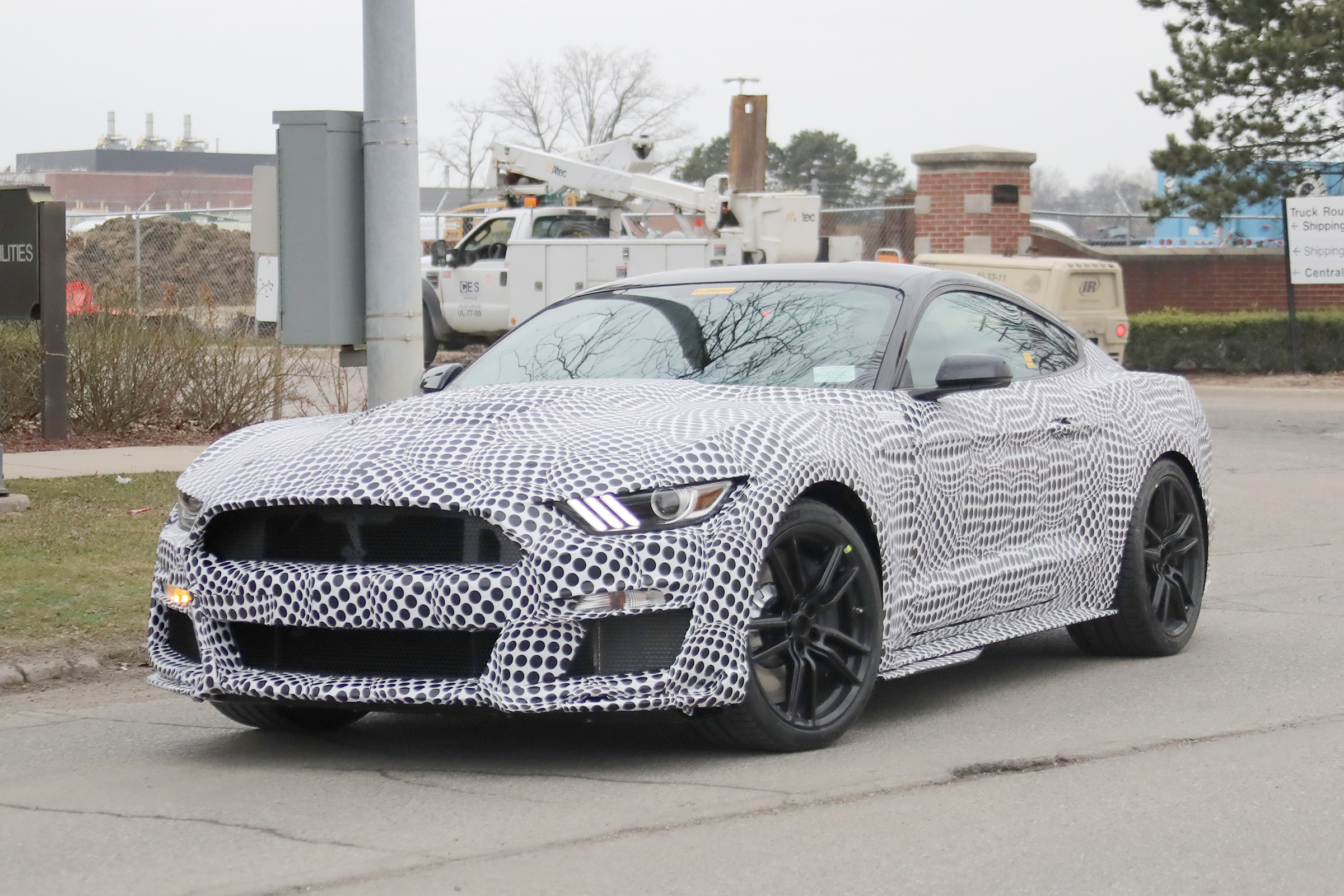 Ford Mustang Shelby GT500 in testing – front quarter