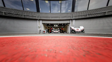 Porsche 919 tribute - garage