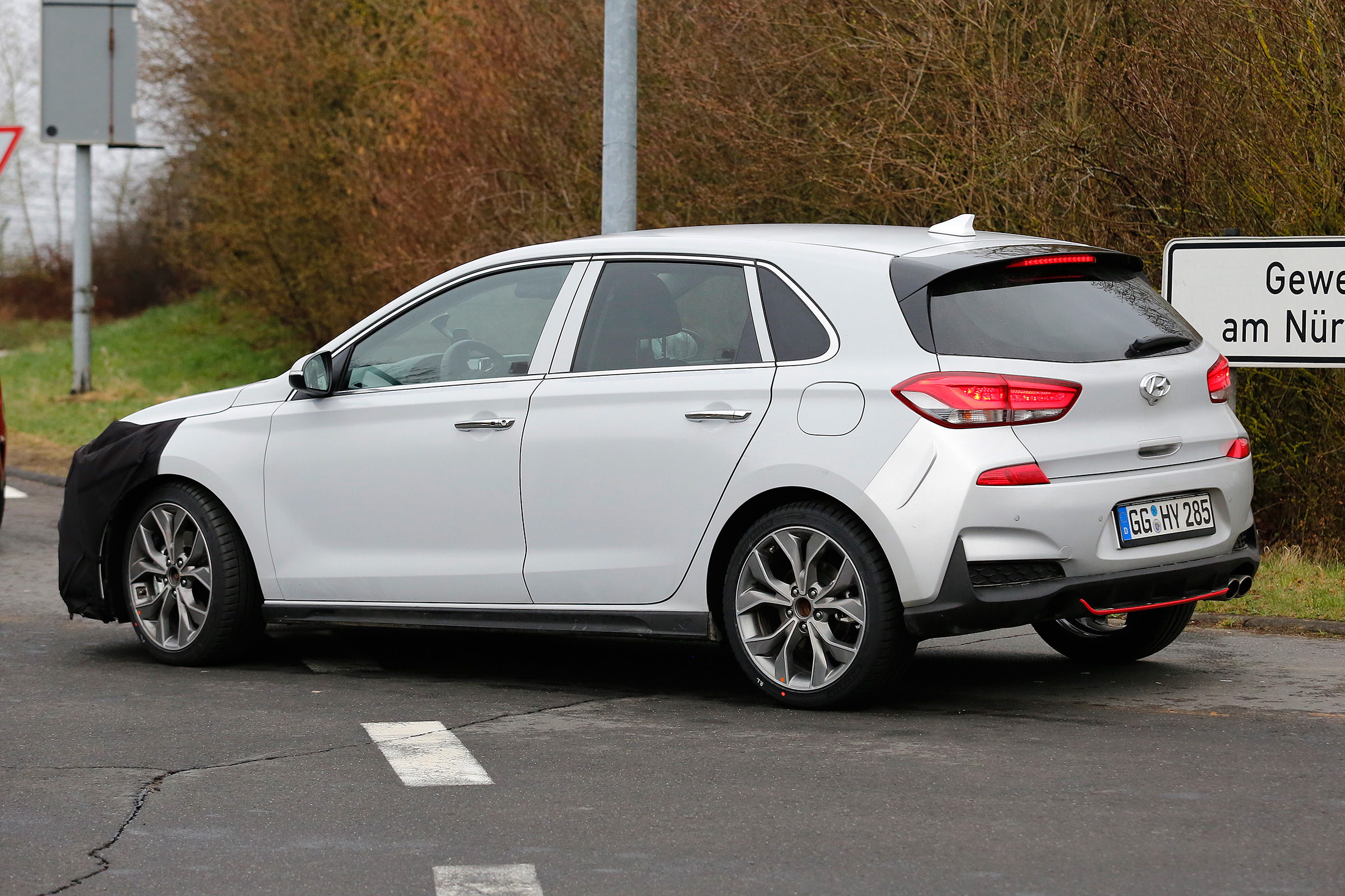 Hyundai i30 N Sport – rear quarter