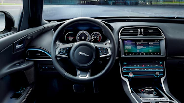 Jaguar XE Landmark - interior