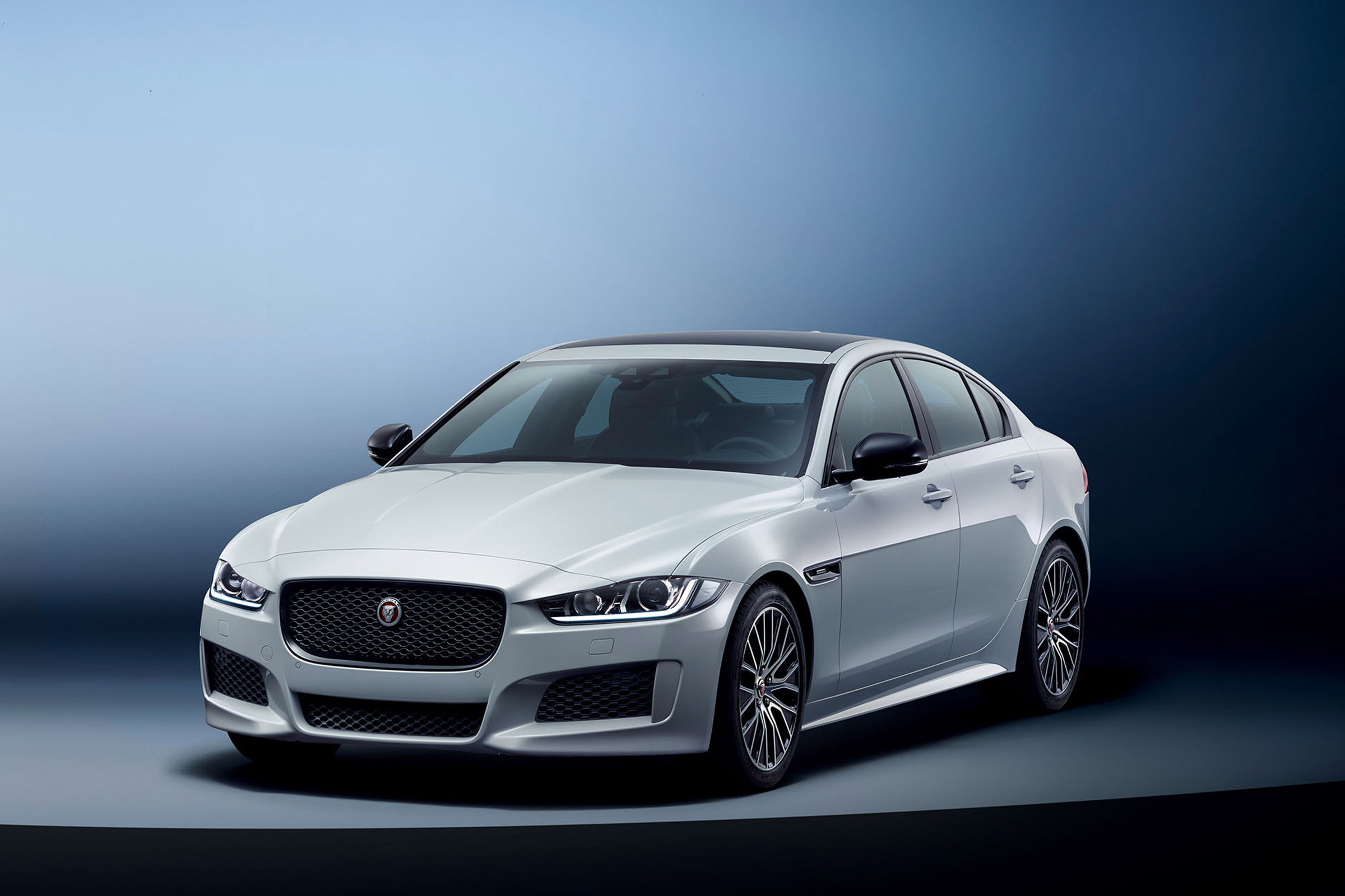Jaguar XE Landmark - front quarter