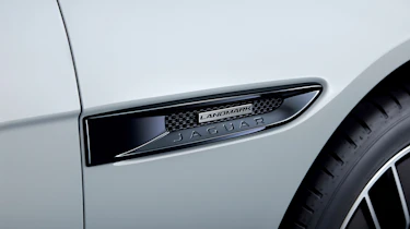 Jaguar XE Landmark - side