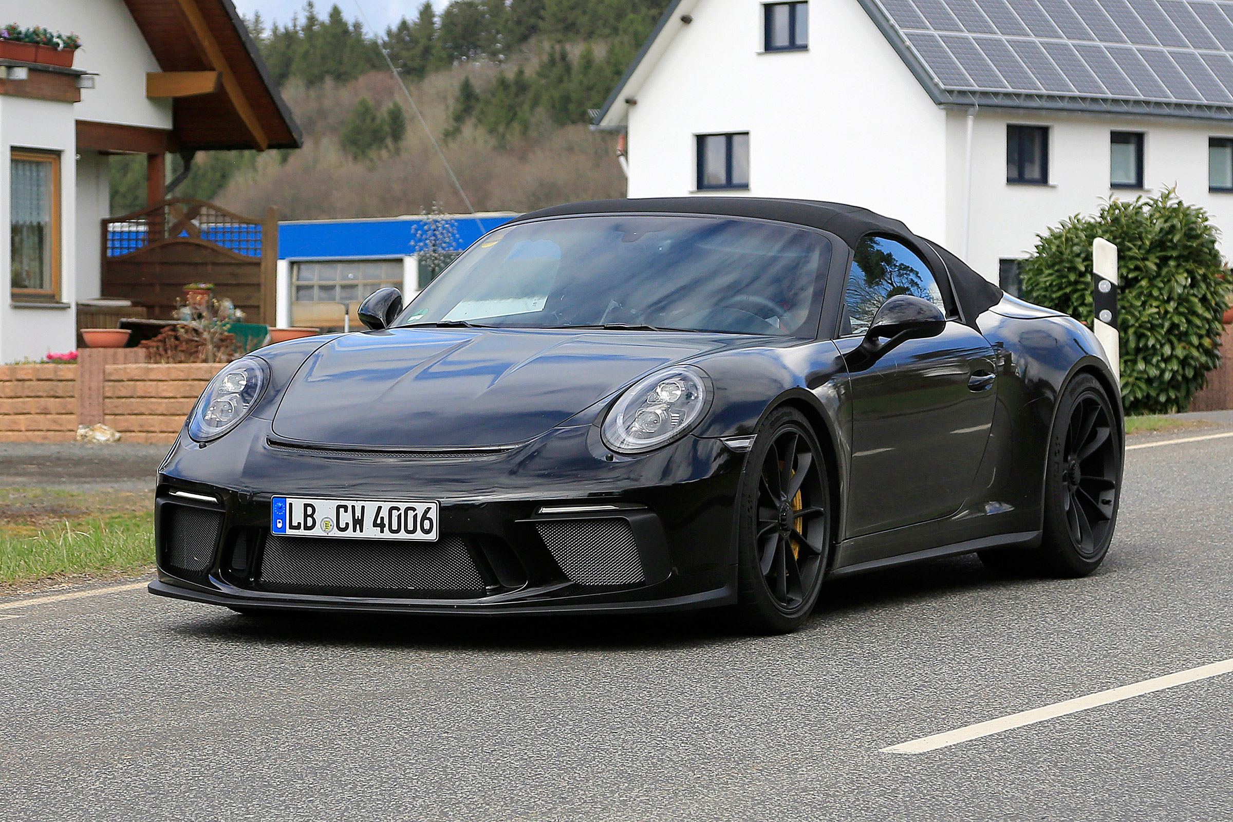 Porsche 911 Speedster spy - quarter