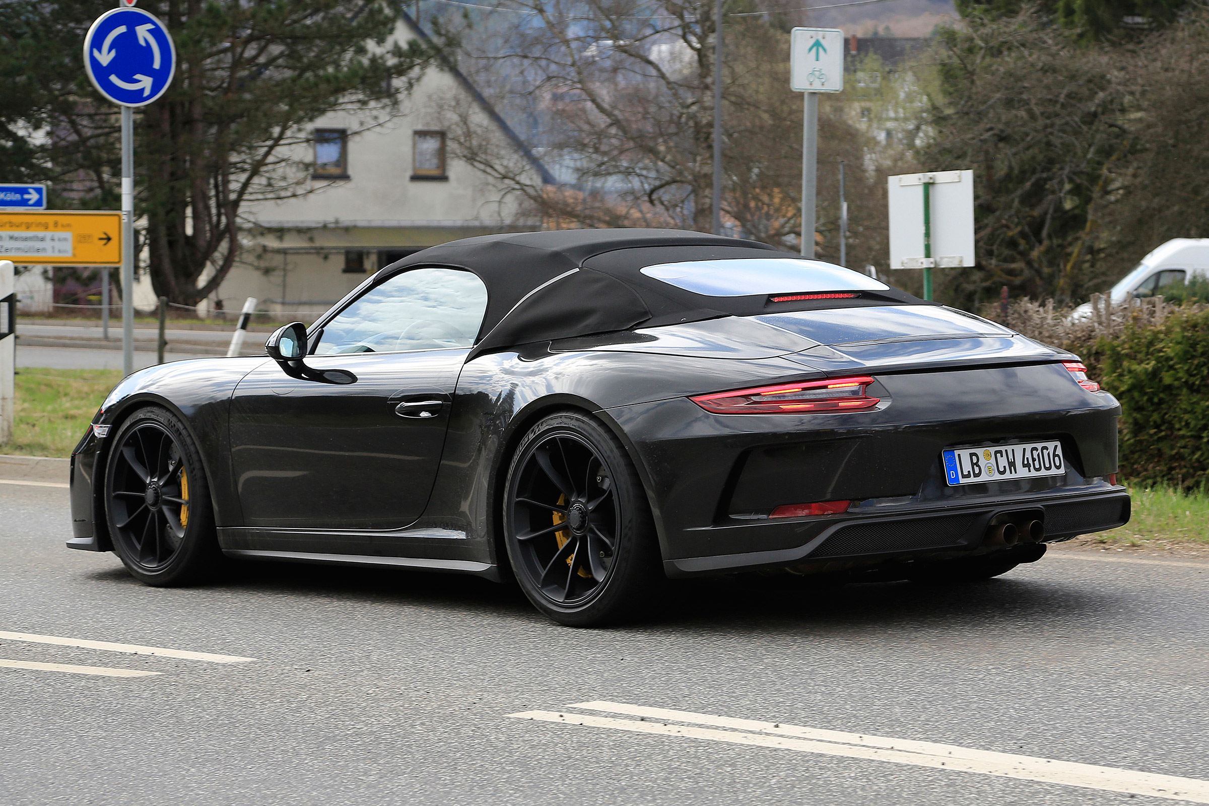 Porsche 911 Speedster spy - rear