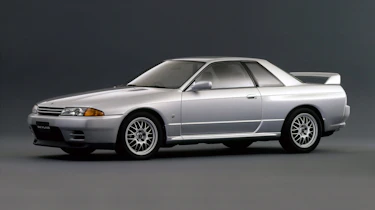 Nissan Skyline GT-R R32 - side