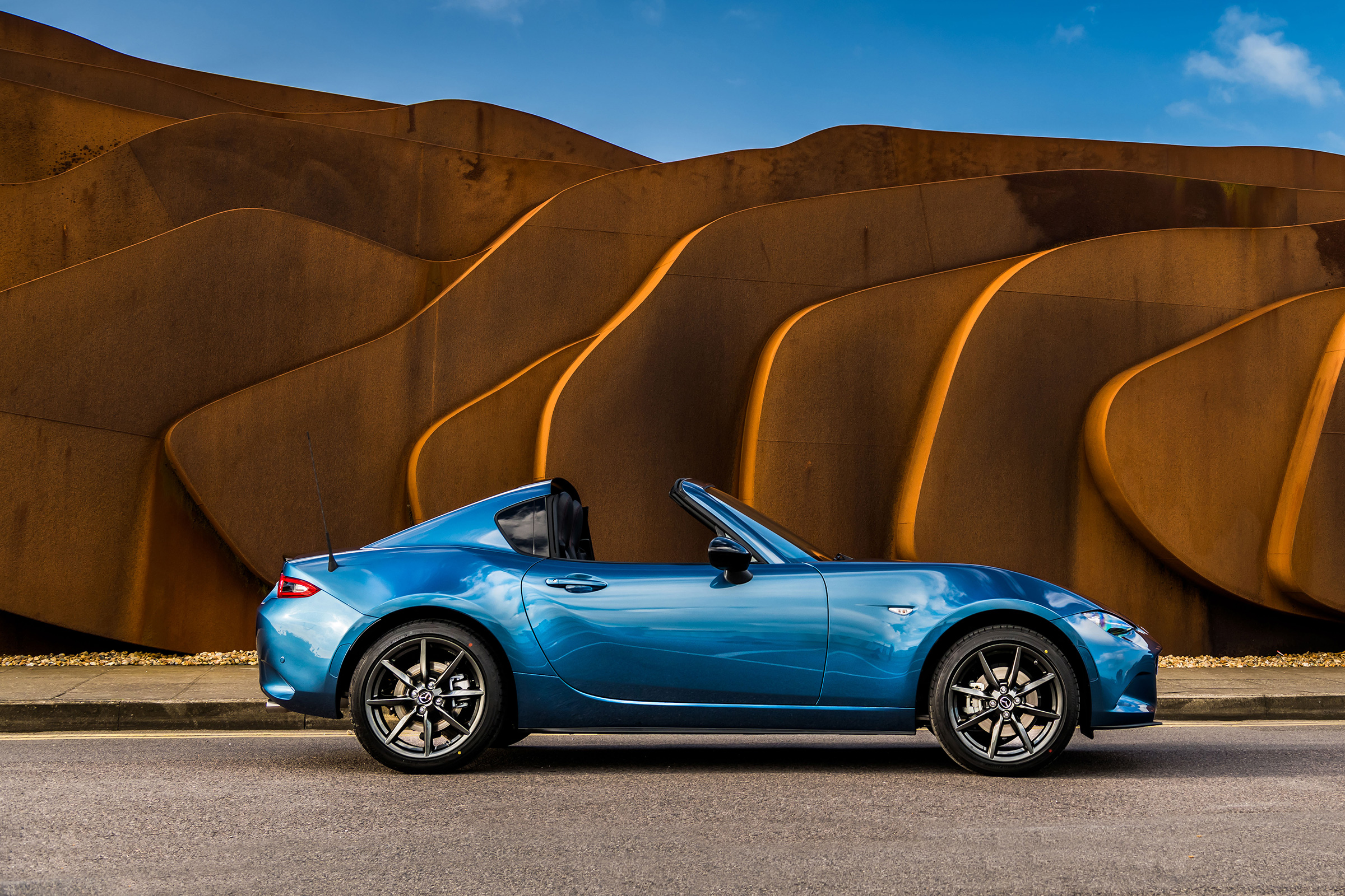 Mazda MX-5 RF Sport Black – side