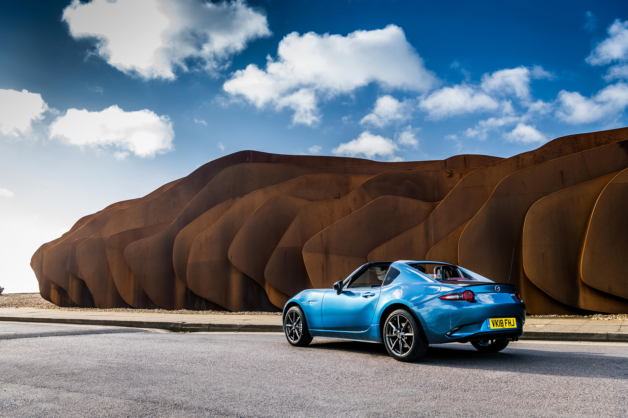 Mazda MX-5 RF Sport Black – rear quarter
