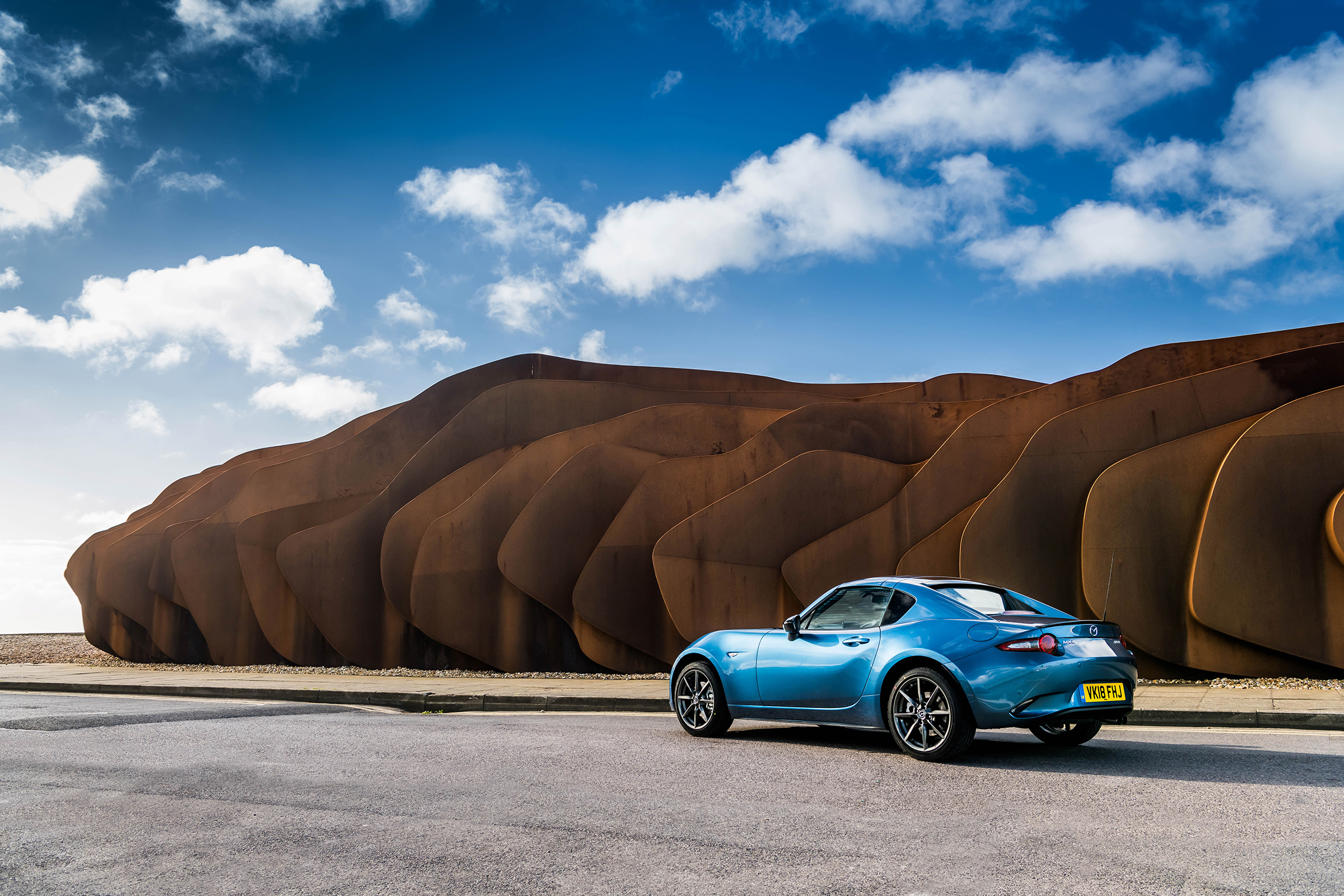 Mazda MX-5 RF Sport Black – rear quarter
