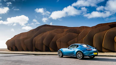 Mazda MX-5 RF Sport Black – rear quarter