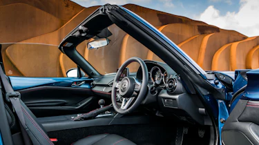 Mazda MX-5 RF Sport Black – interior