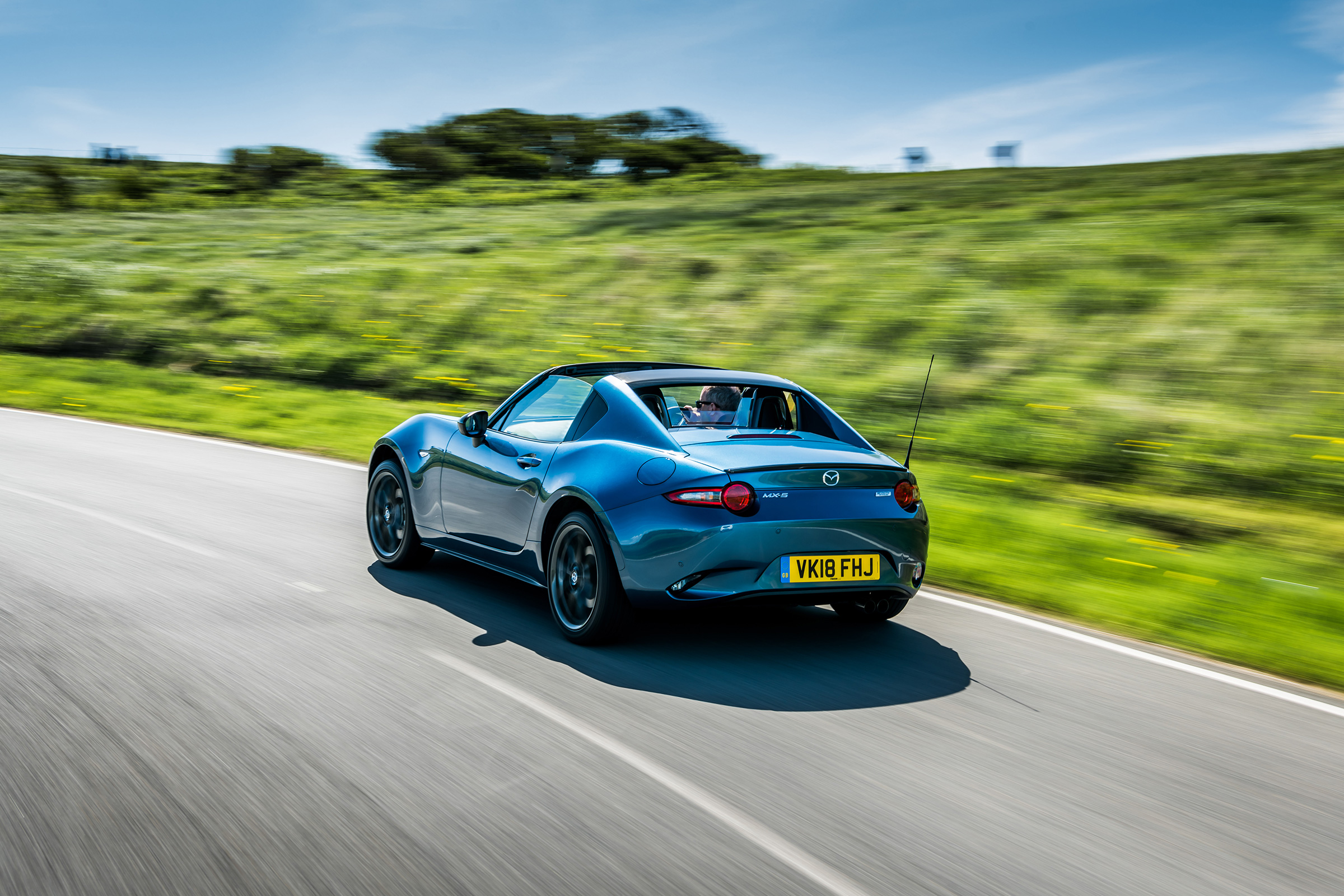 Mazda MX-5 RF Sport Black – rear quarter