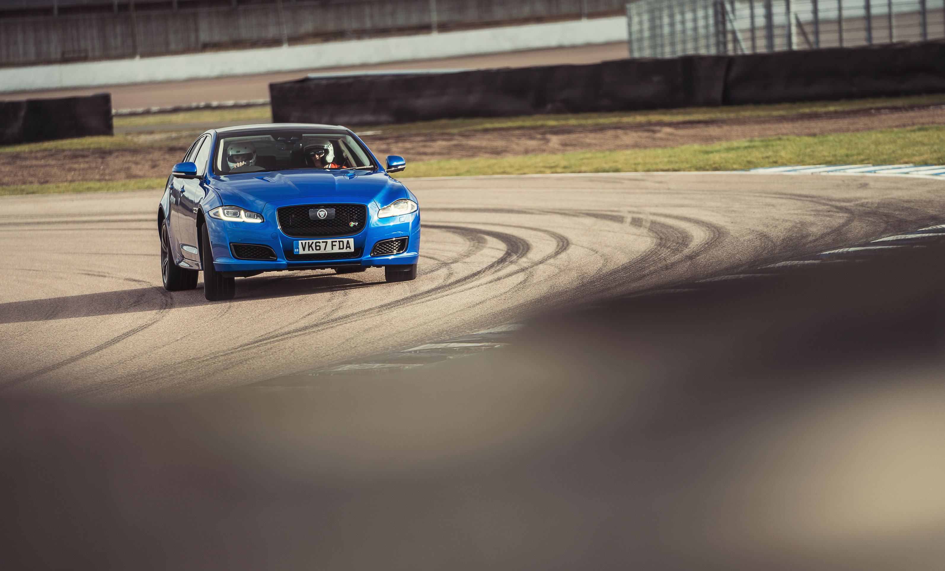 Jaguar XJR 575