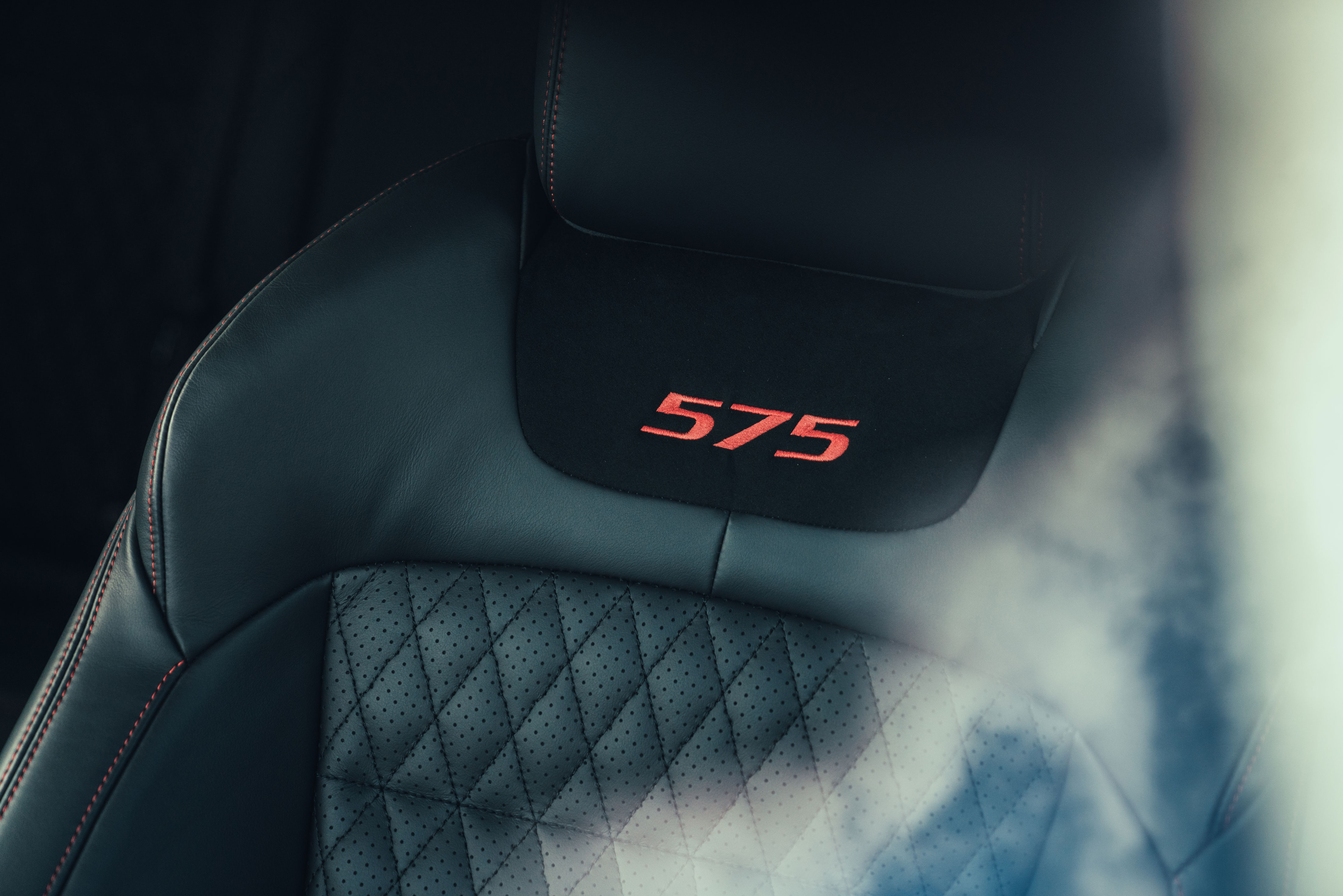 Jaguar XJR 575