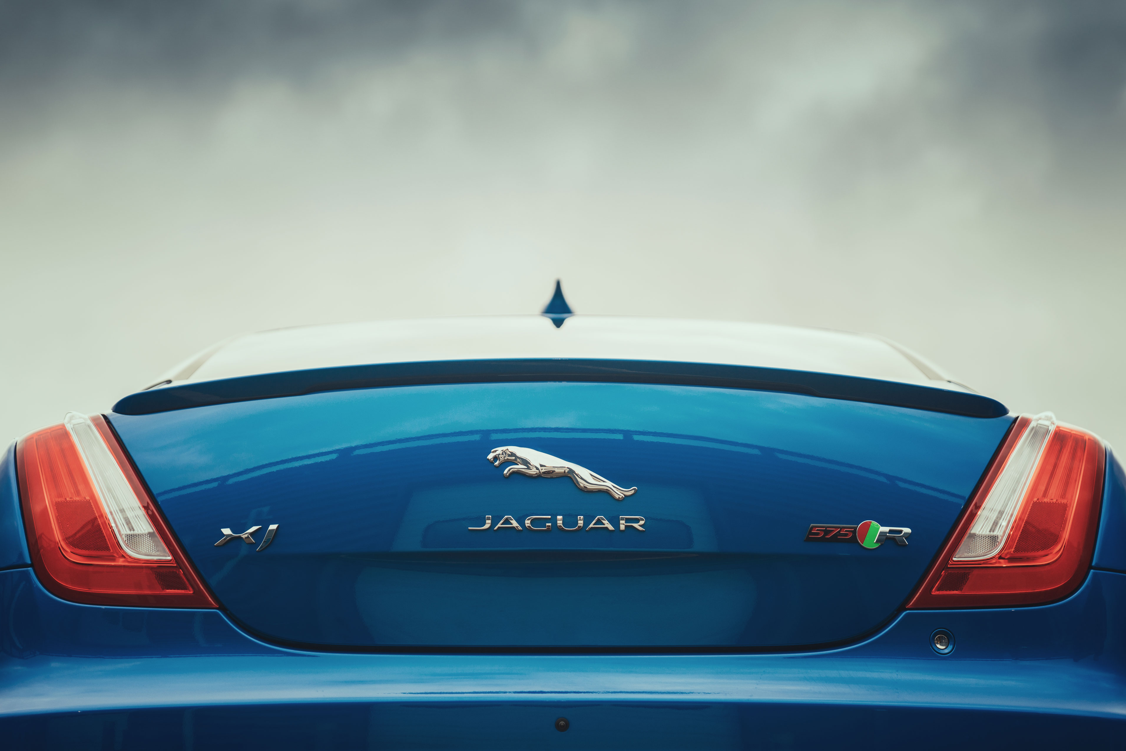 Jaguar XJR 575