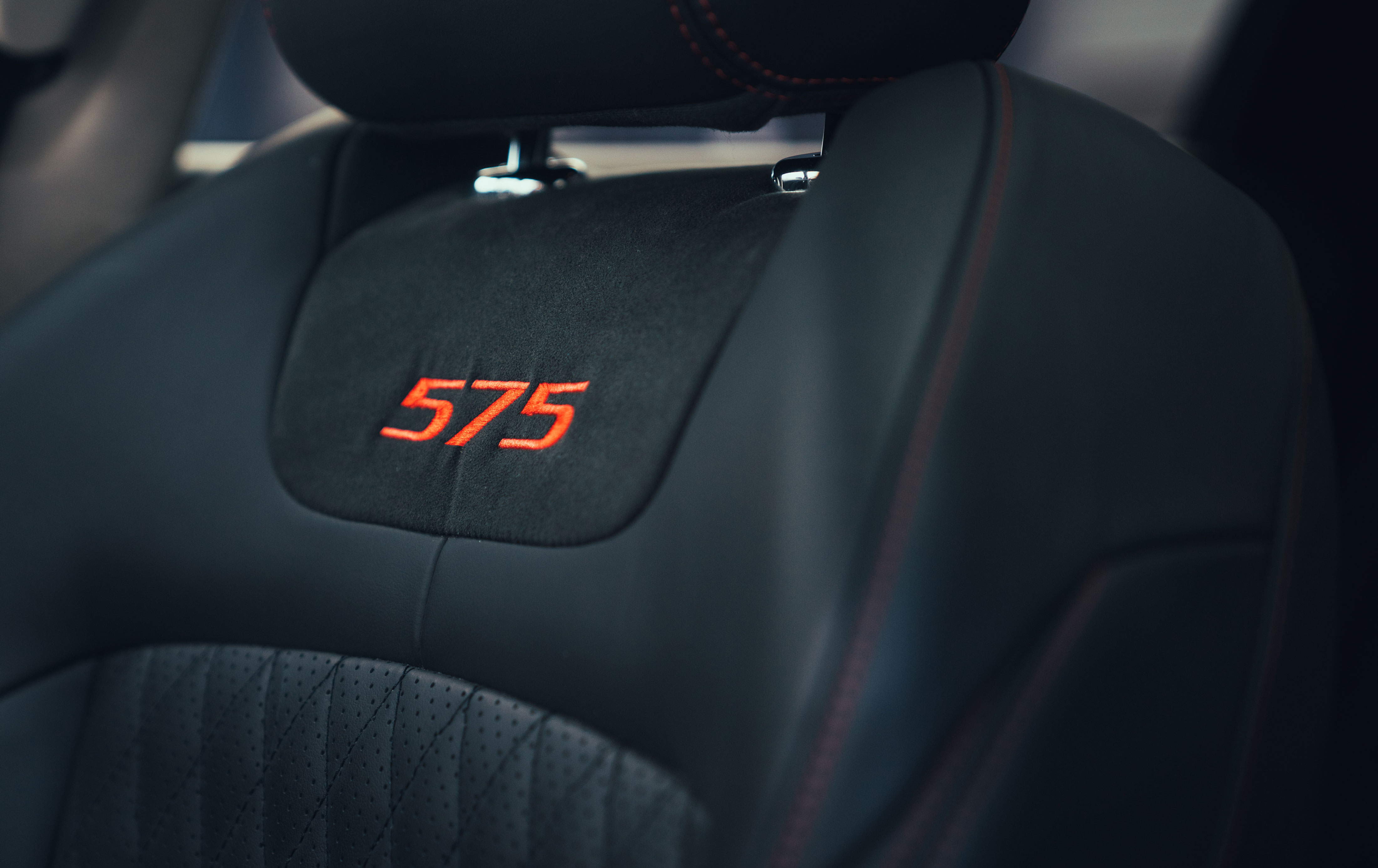 Jaguar XJR 575