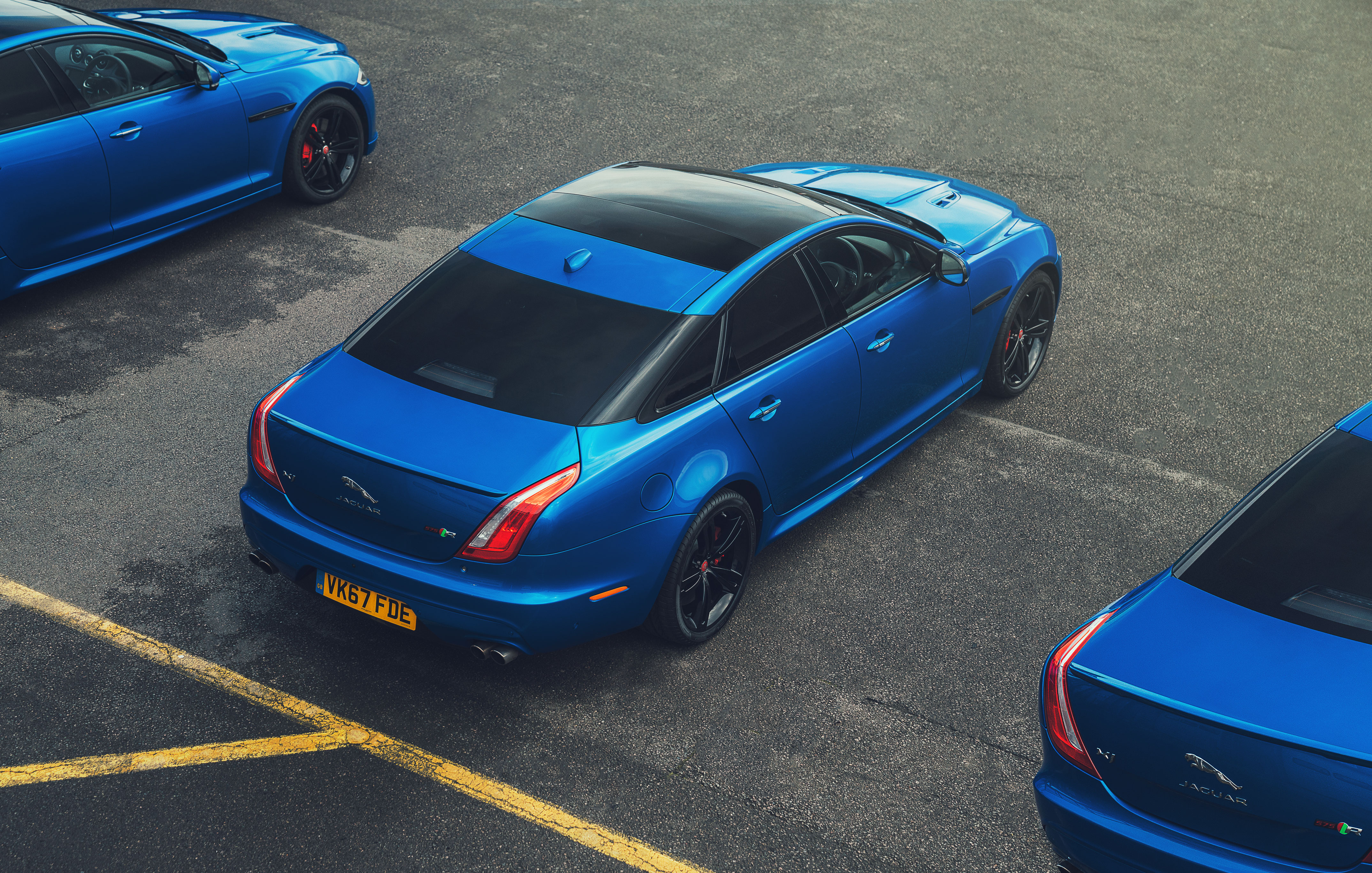 Jaguar XJR 575