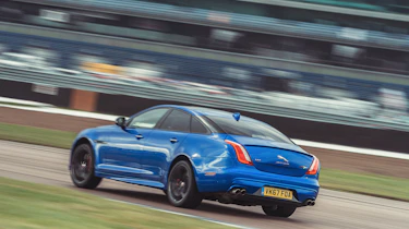 Jaguar XJR 575