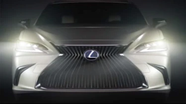 Lexus ES – front