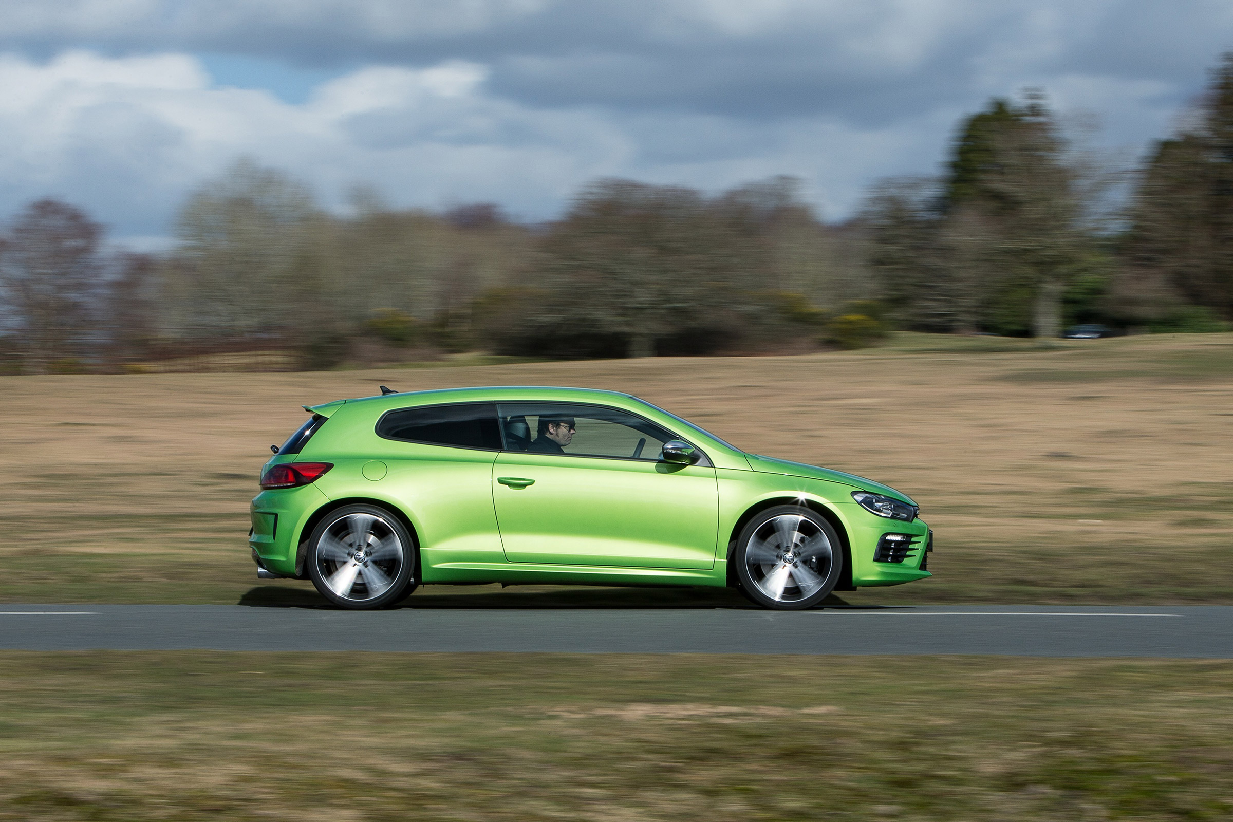 Volkswagen Scirocco R - side