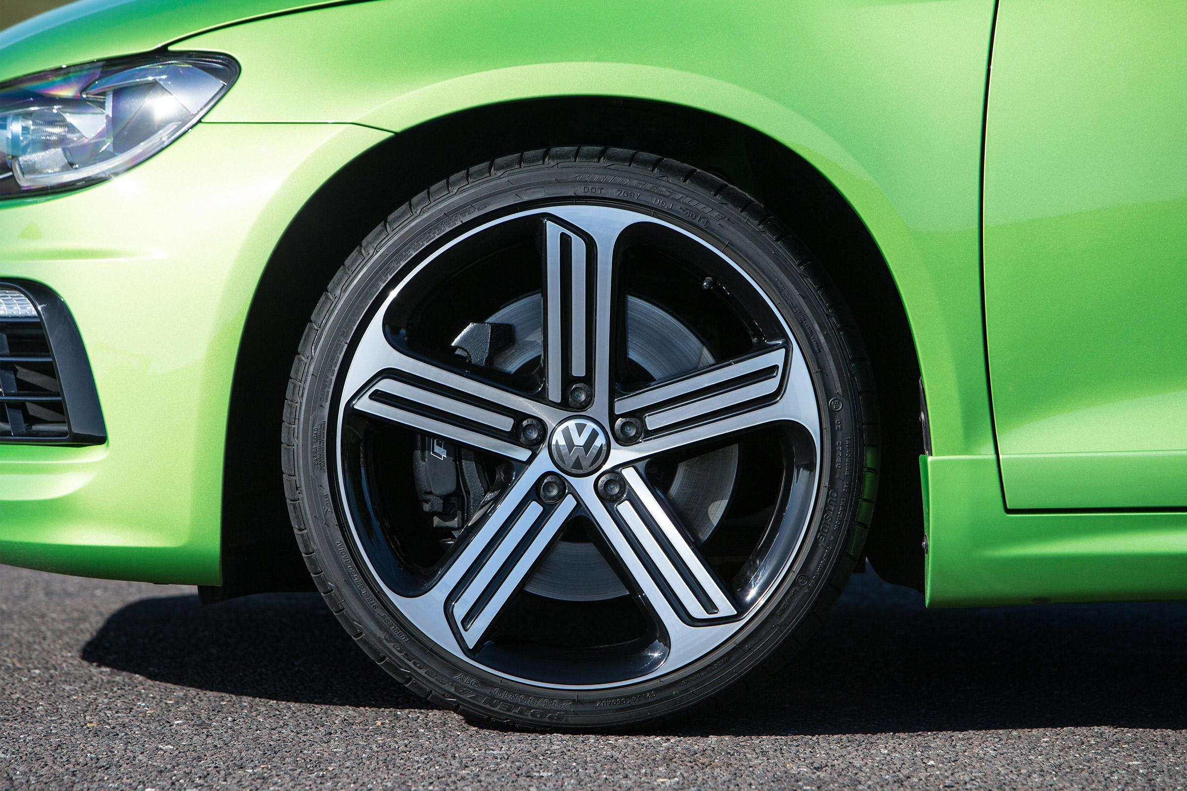 Volkswagen Scirocco R - wheels