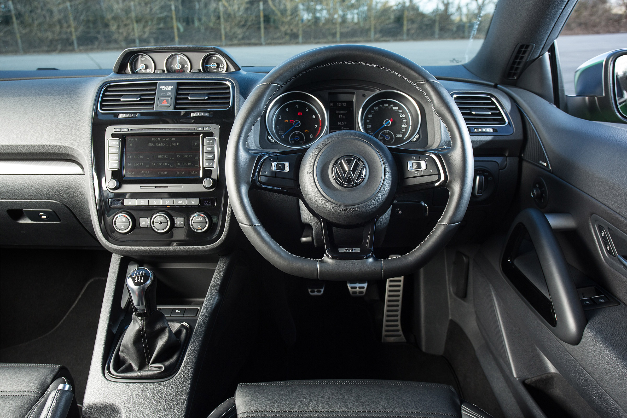 Volkswagen Scirocco R - dash
