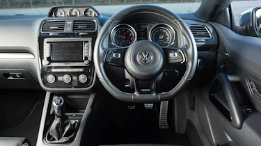 Volkswagen Scirocco R - dash