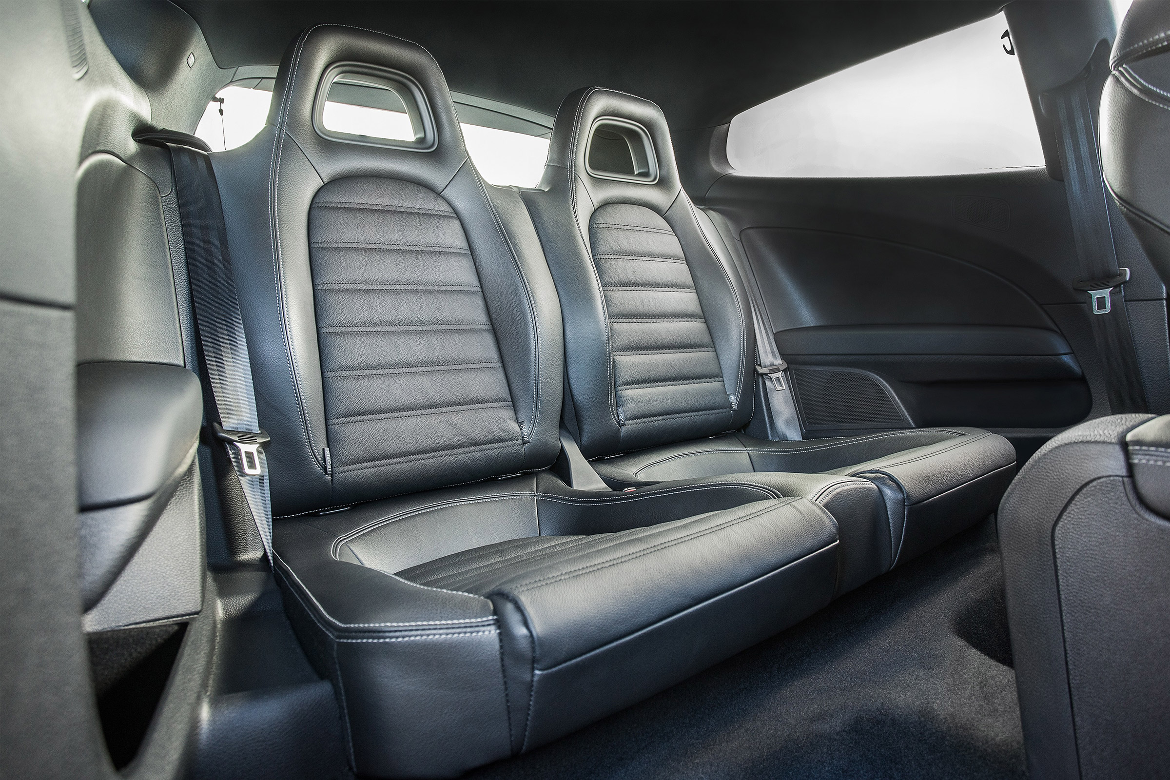 Volkswagen Scirocco R - rear seats