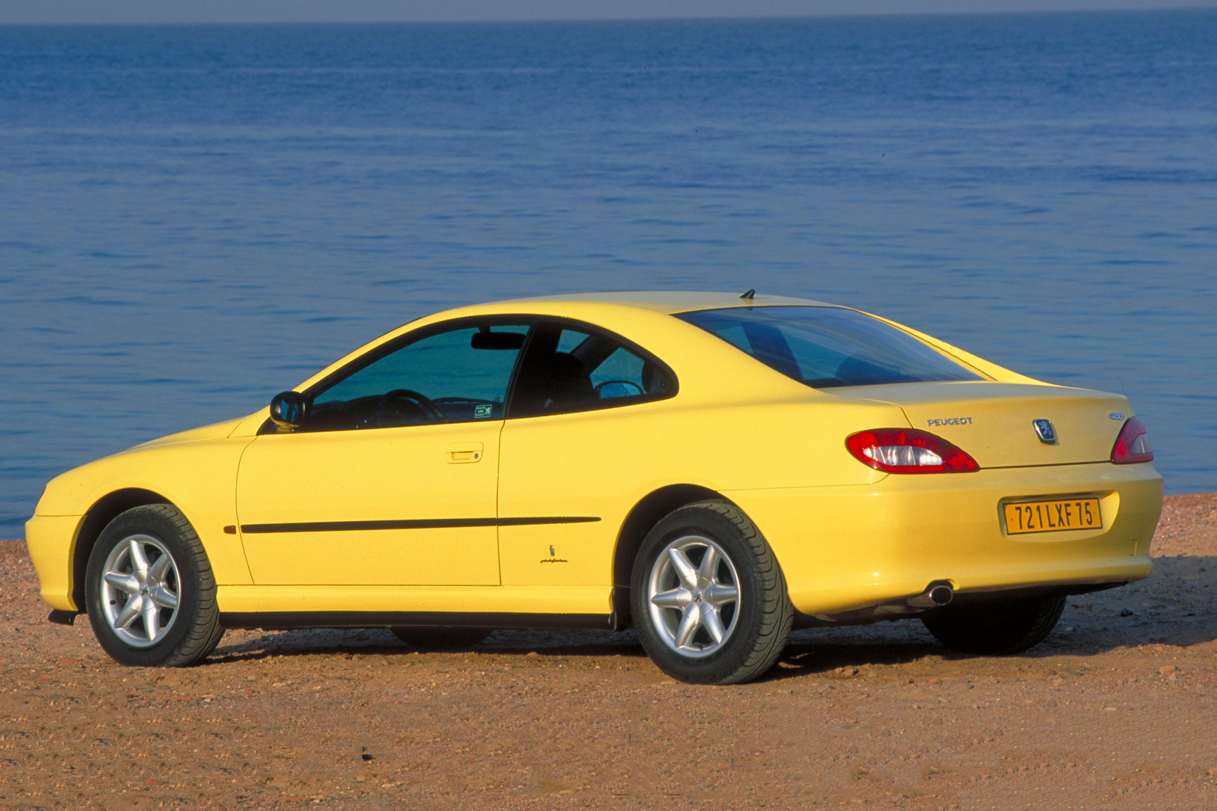Peugeot 406 Coupe – rear quarter