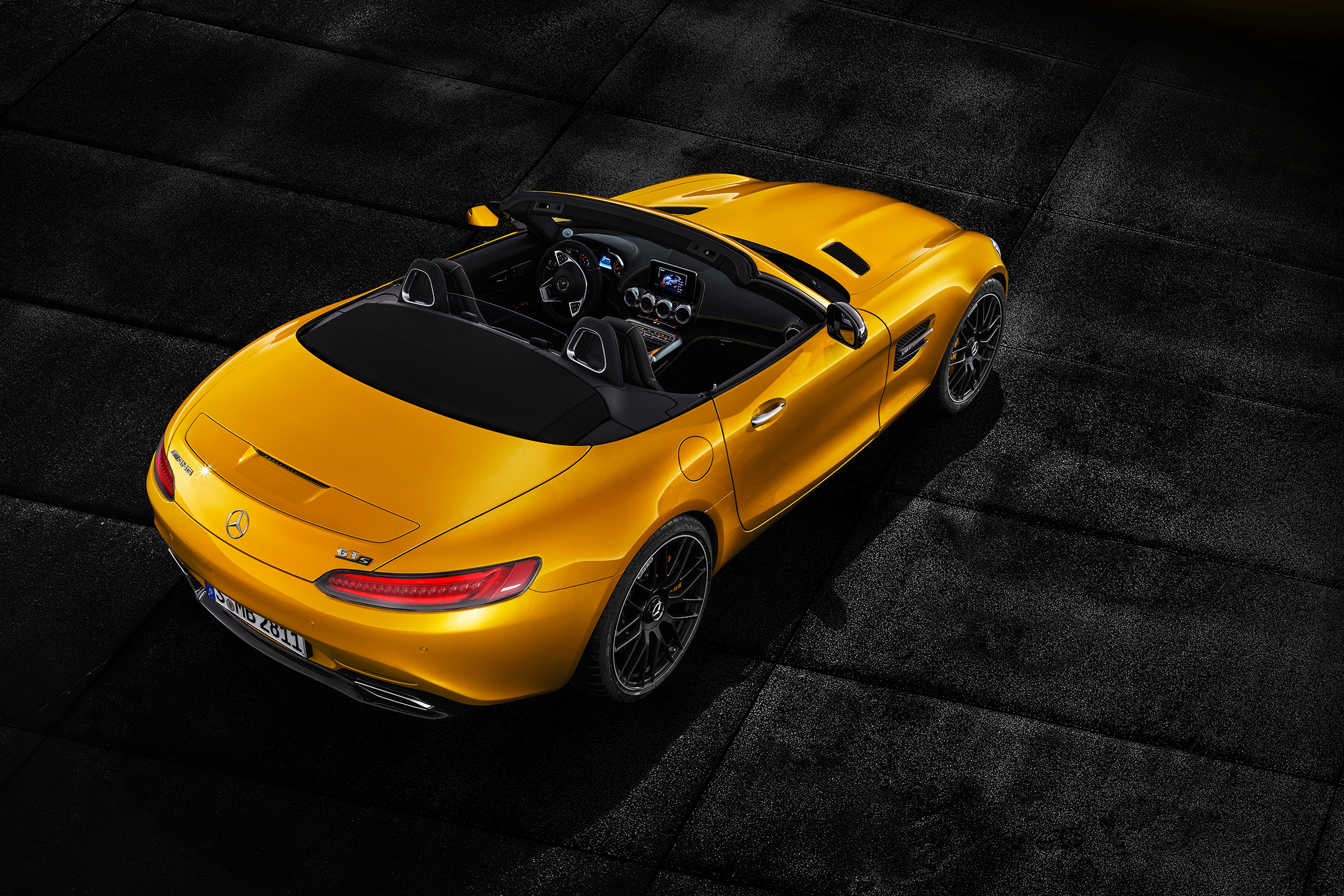 Mercedes-AMG GT S Roadster – top shot
