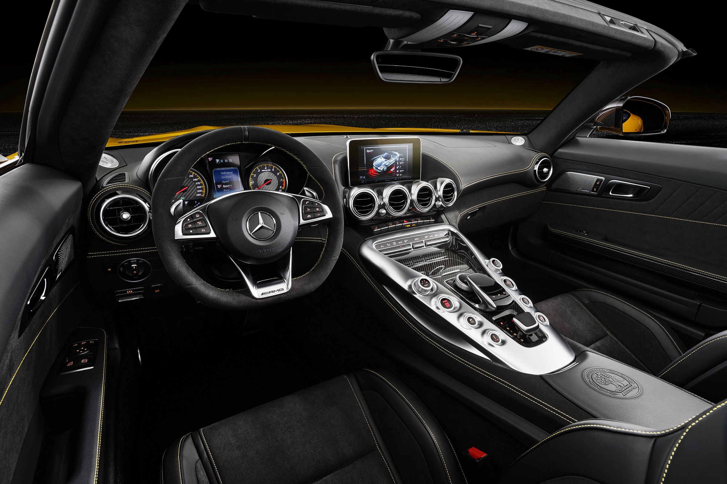 Mercedes-AMG GT S Roadster – interior