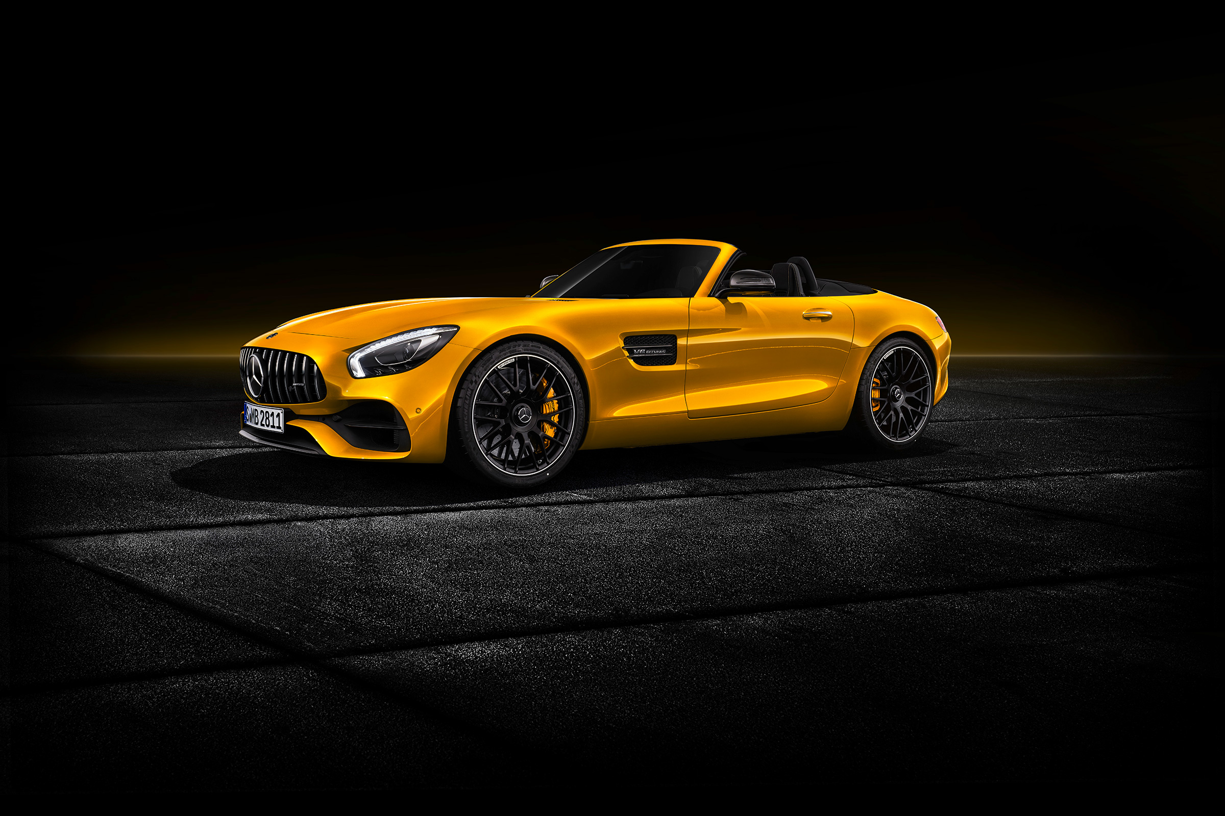 Mercedes-AMG GT S Roadster – side