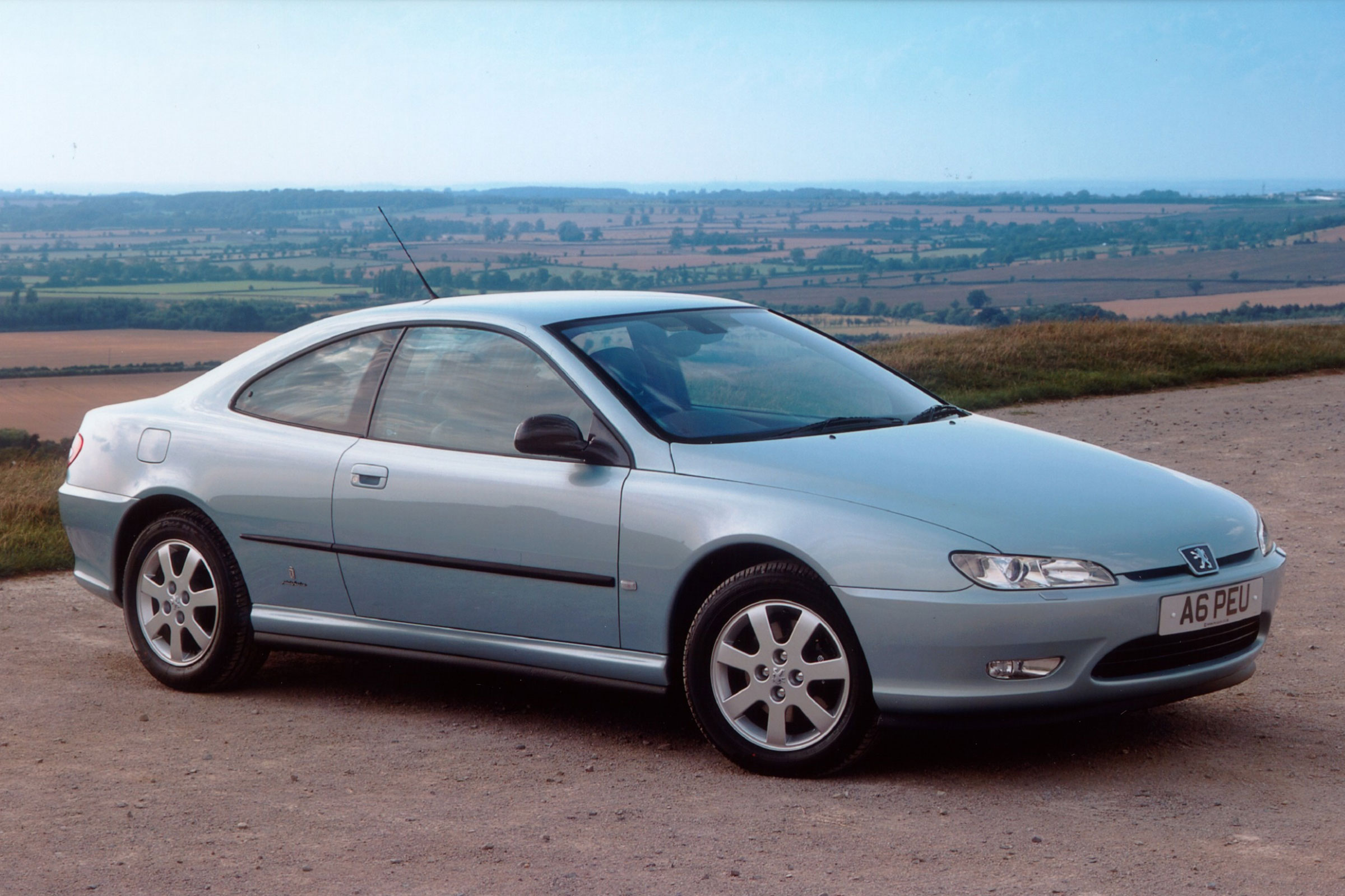 Peugeot 406 Coupe – side