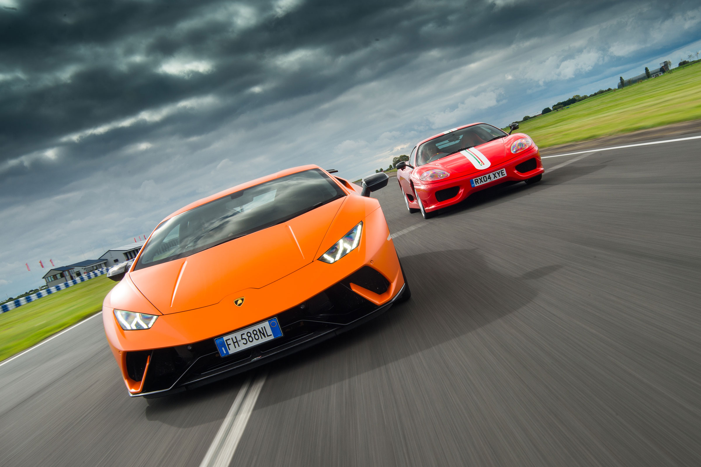 Lamborghini Huracan Performante &amp; Ferrari 360 Challenge Stradale 