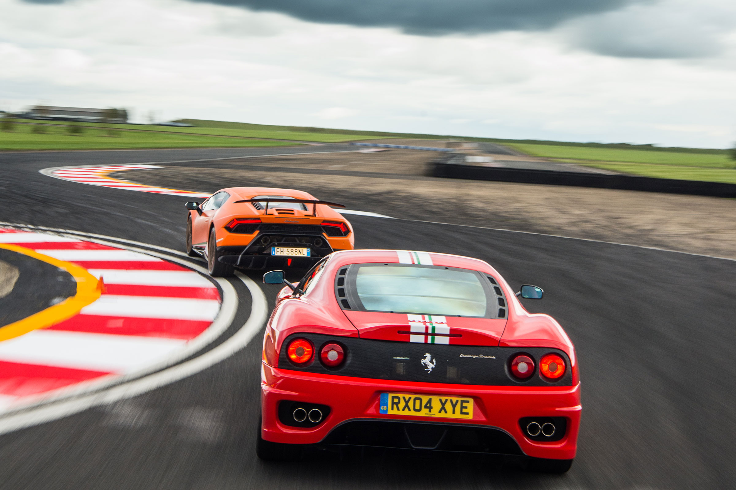 Lamborghini Huracan Performante &amp; Ferrari 360 Challenge Stradale 