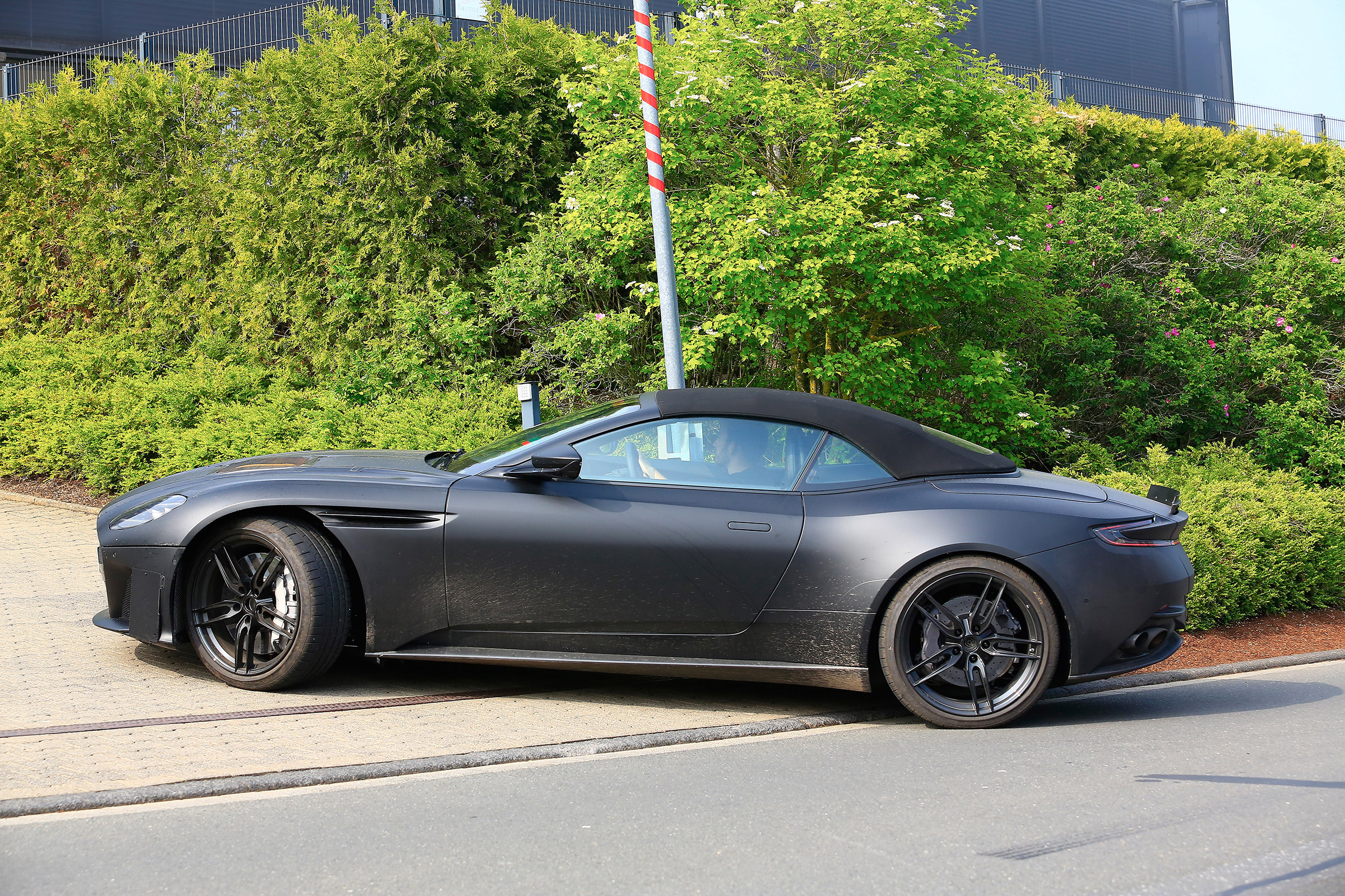 Aston Martin DBS Volante - front