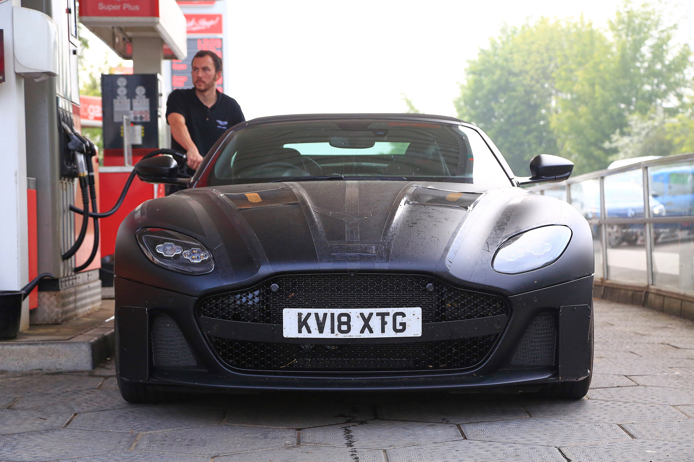 Aston Martin DBS Volante - nose