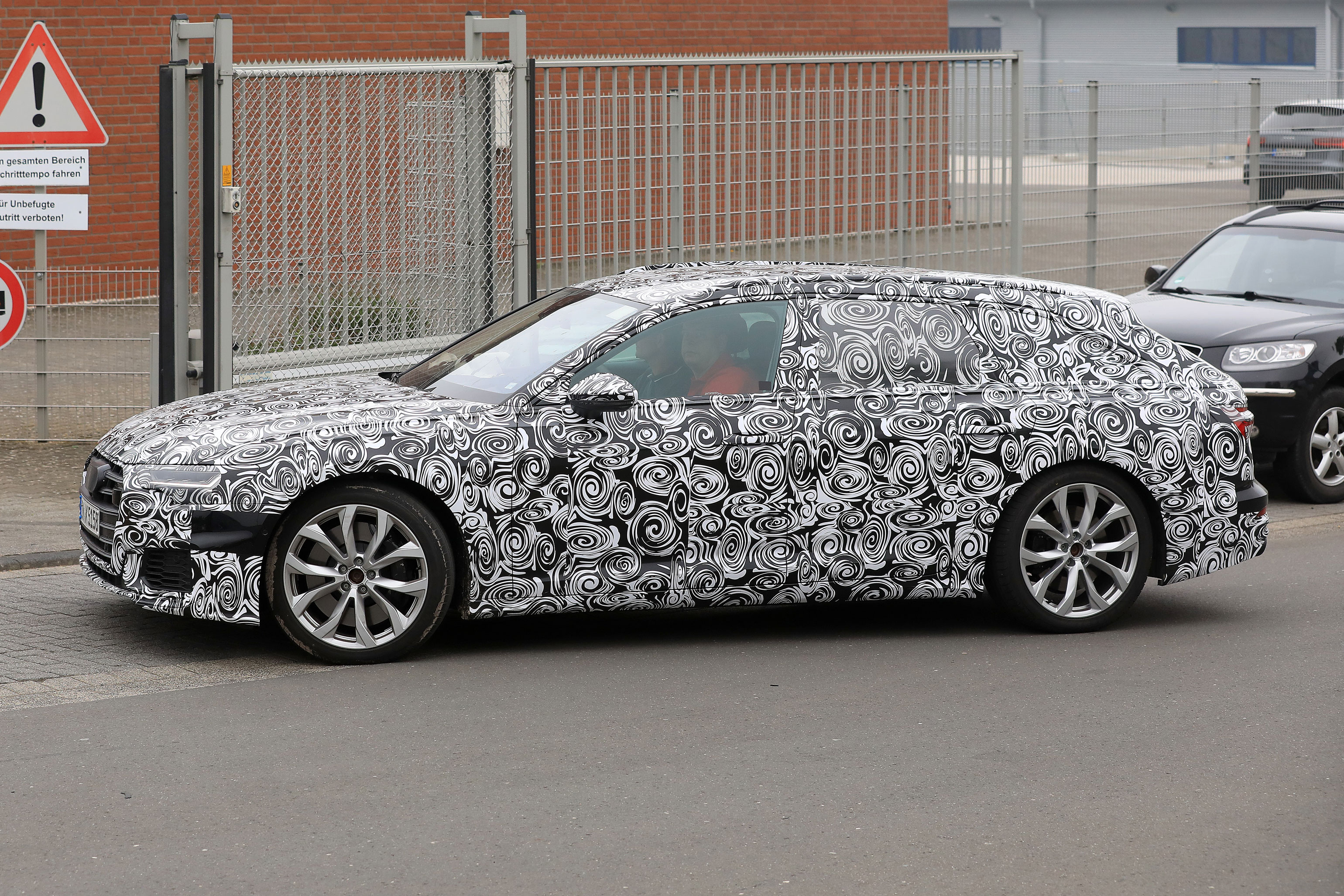2019 Audi S6 Avant - Side