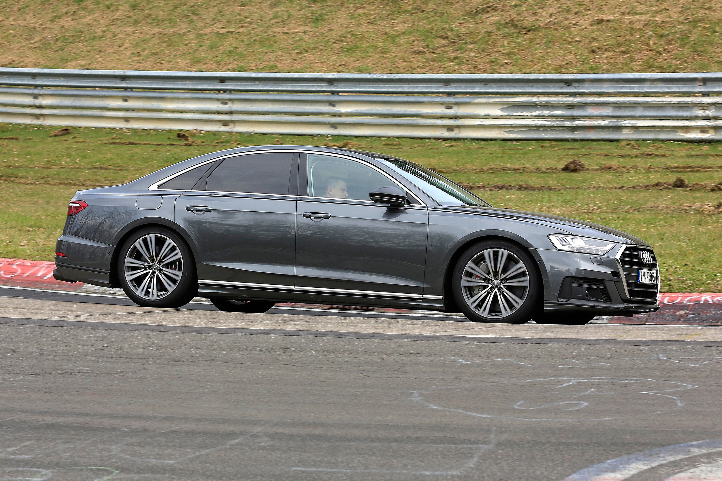 Audi S8 prototype - profile