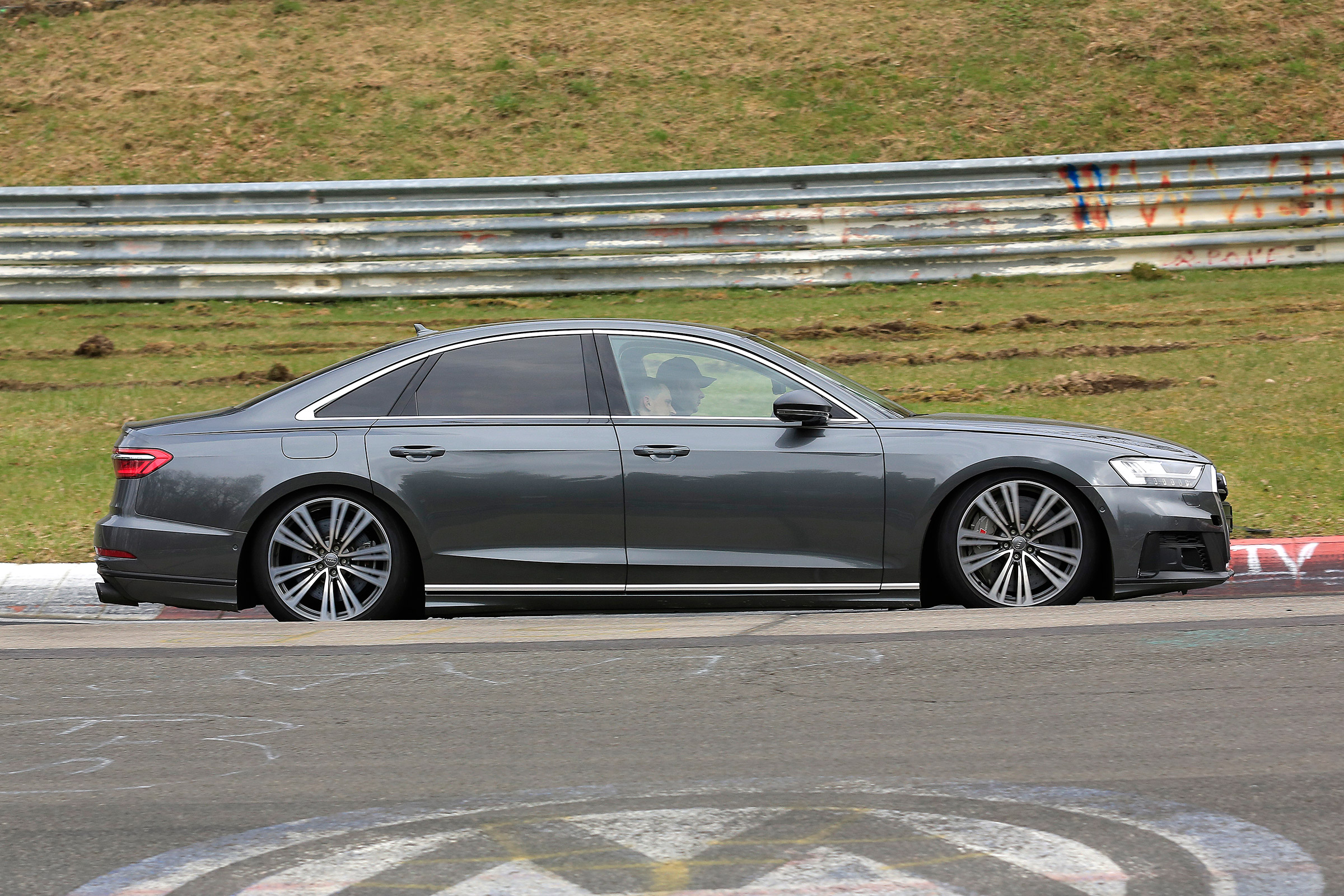 Audi S8 prototype - profile