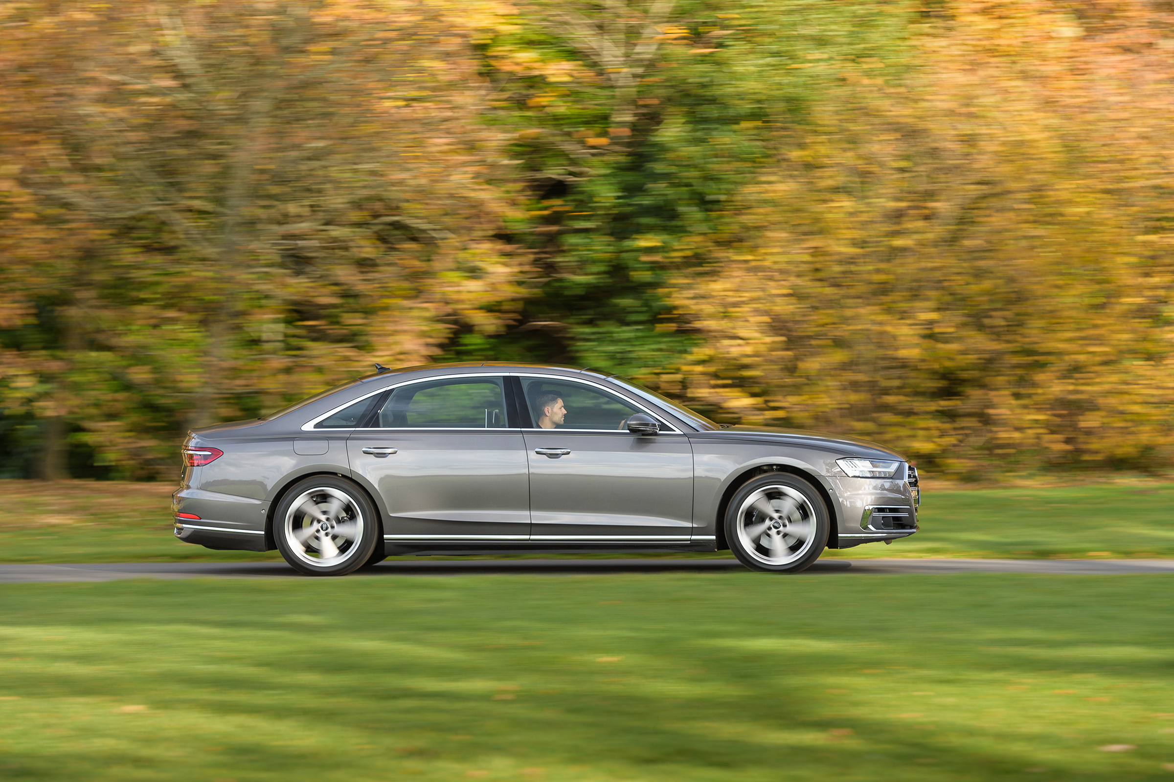 Audi A8 – side