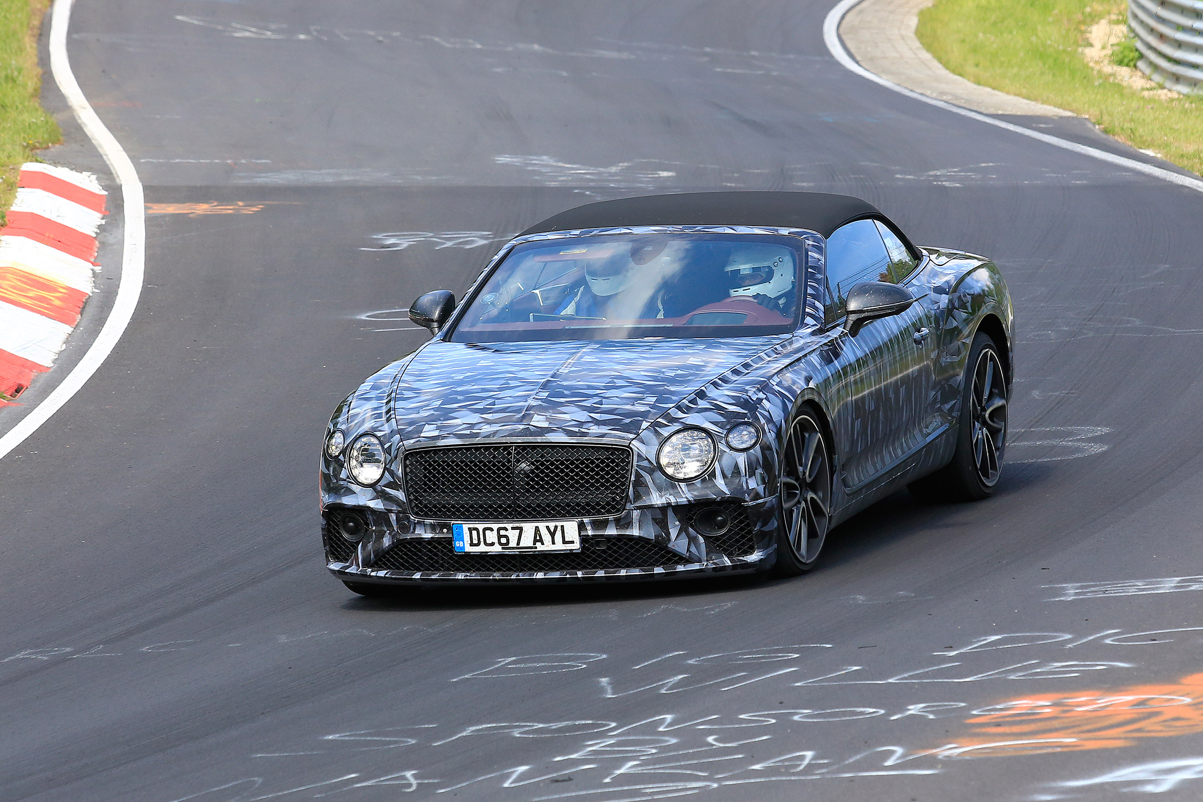 Bentley Continental GT C spy 2018 - front quarter